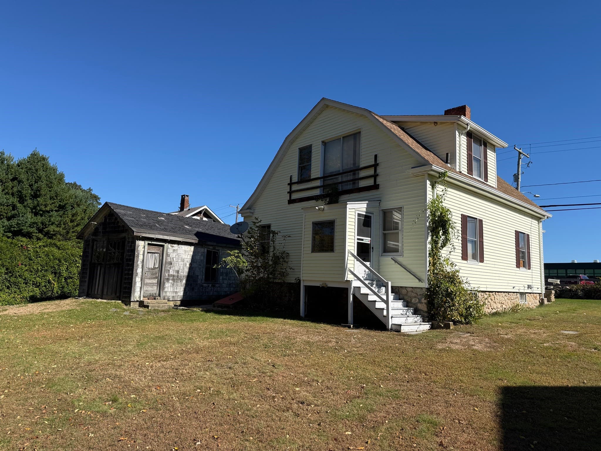Single Family Residence at 381 Slocum Rd, Dartmouth MA 02747, Dartmouth, photo 4 of 16