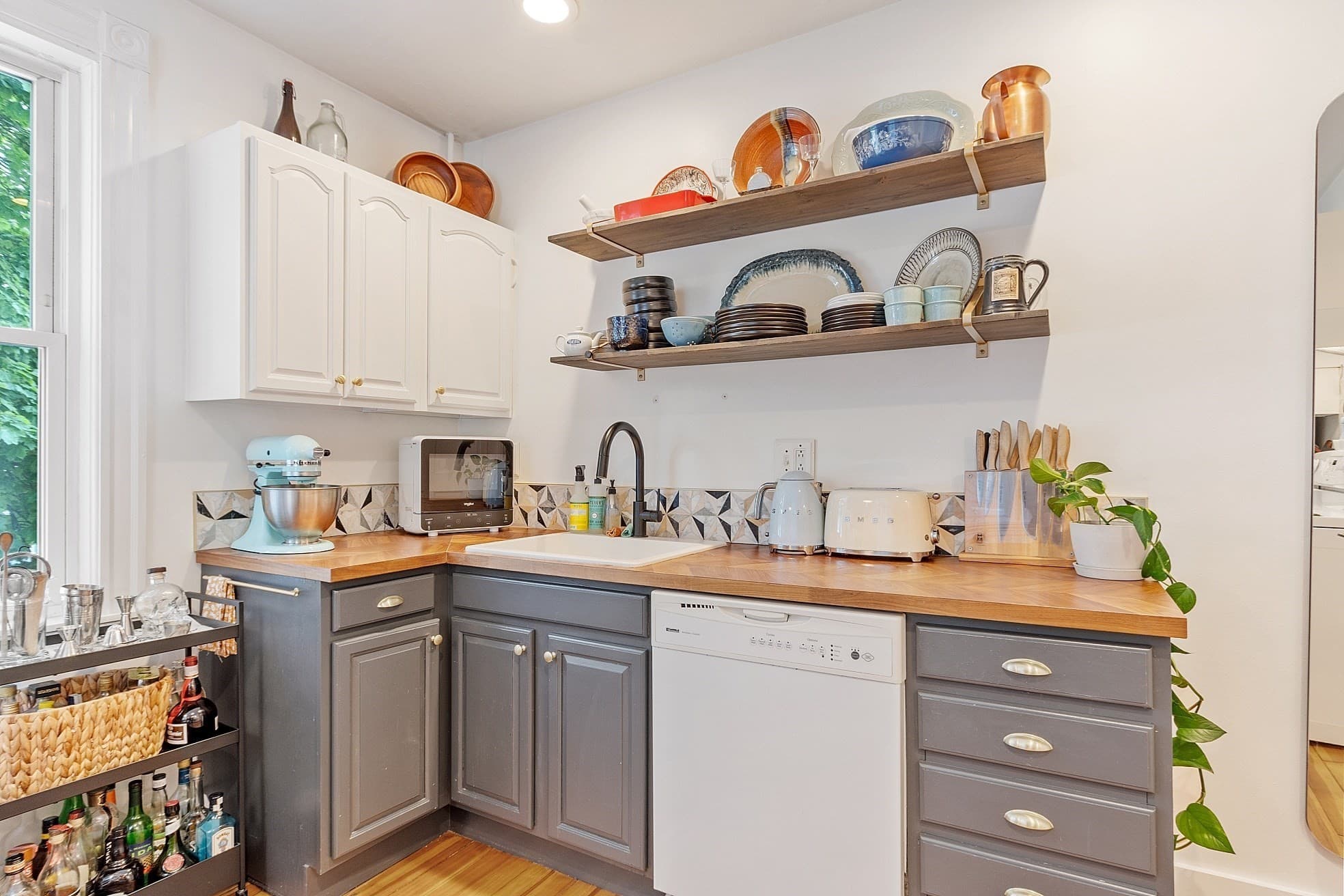 Condominium at 401 Cabot St # 4, Beverly MA 01915, Beverly, photo 7 of 25