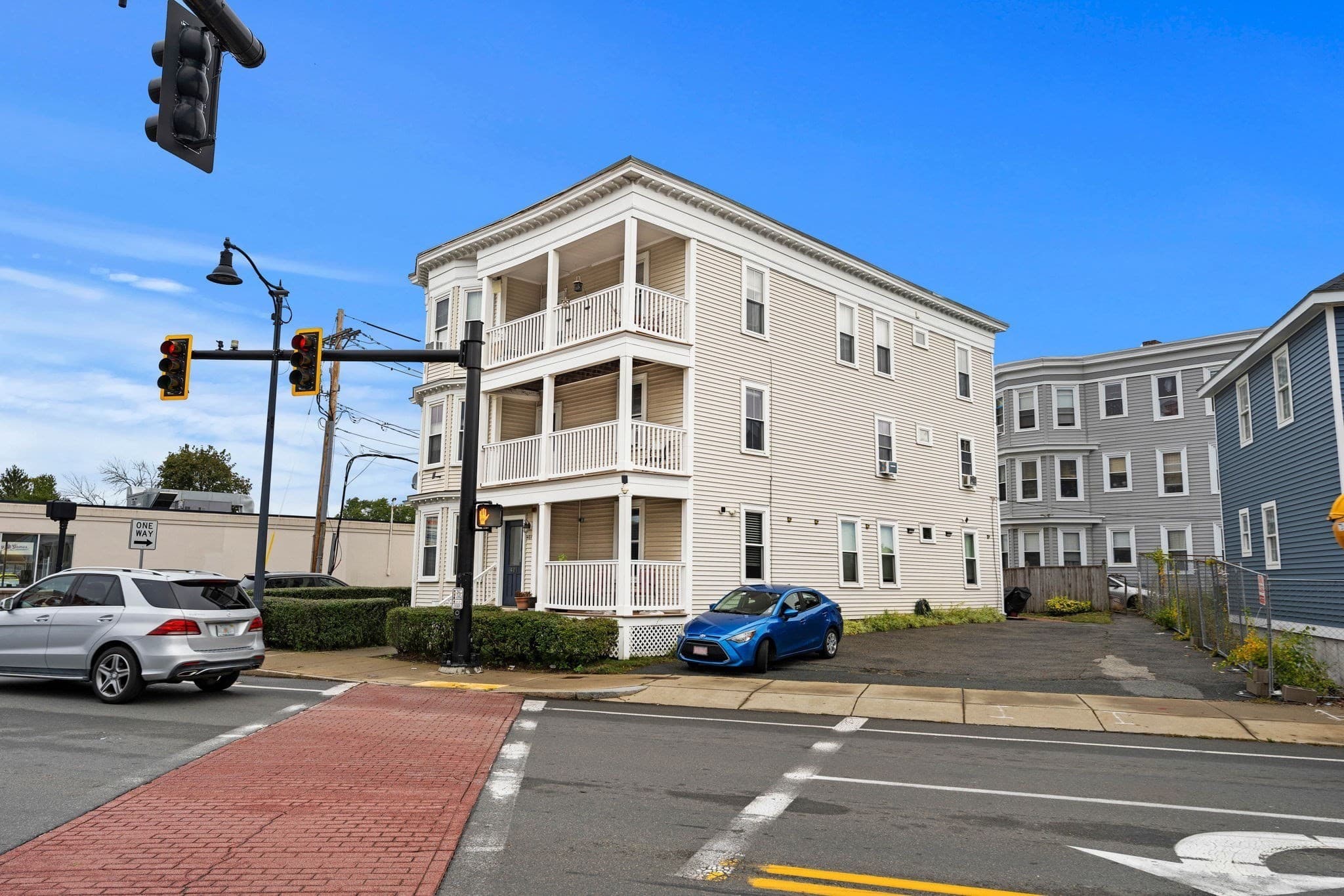 Condominium at 401 Cabot St # 4, Beverly MA 01915, Beverly, photo 3 of 25