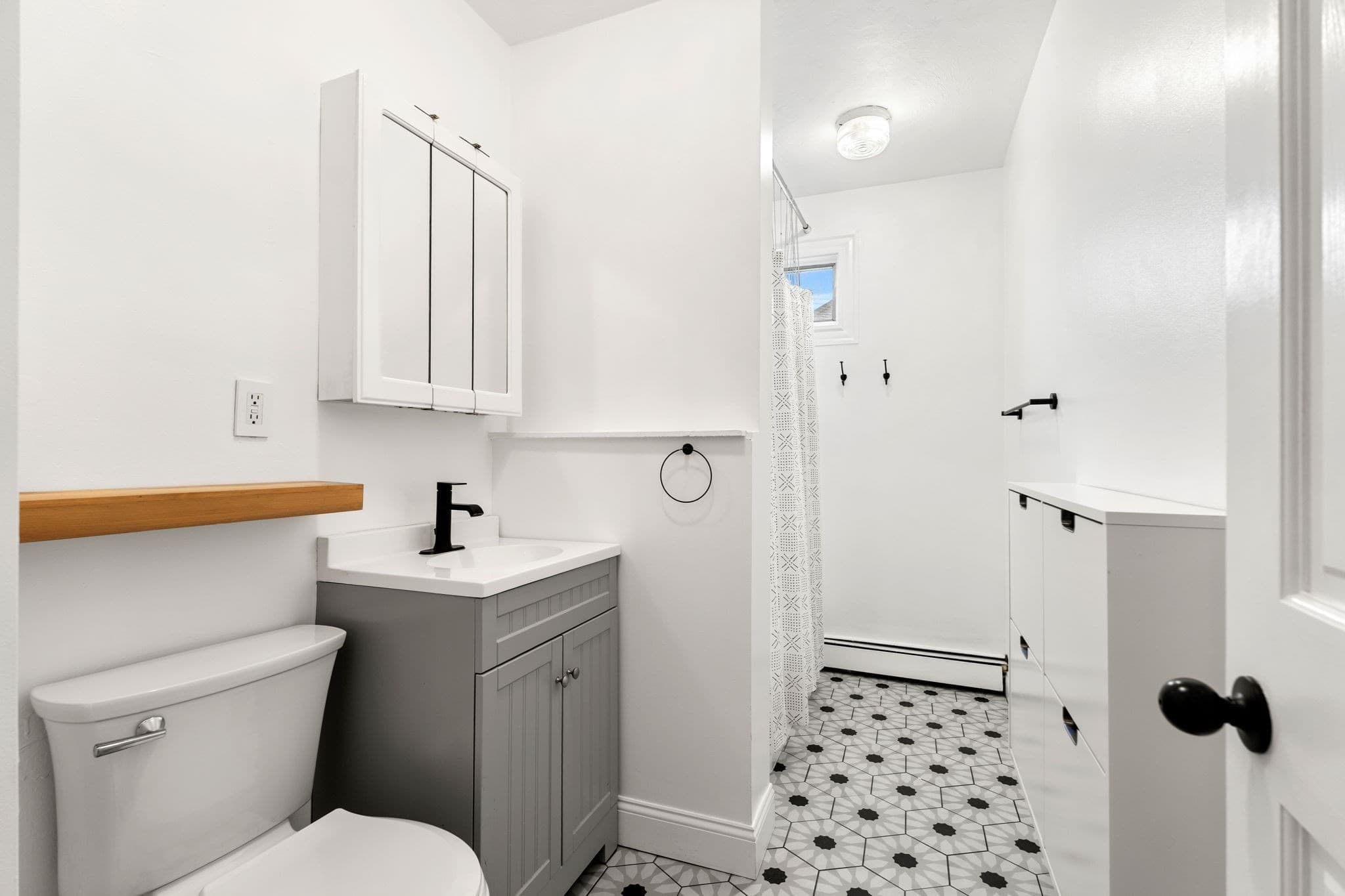 Condominium at 401 Cabot St # 4, Beverly MA 01915, Beverly, photo 11 of 25