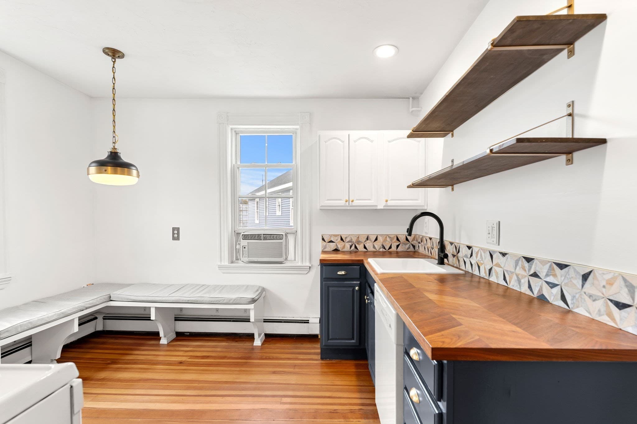 Condominium at 401 Cabot St # 4, Beverly MA 01915, Beverly, photo 8 of 25