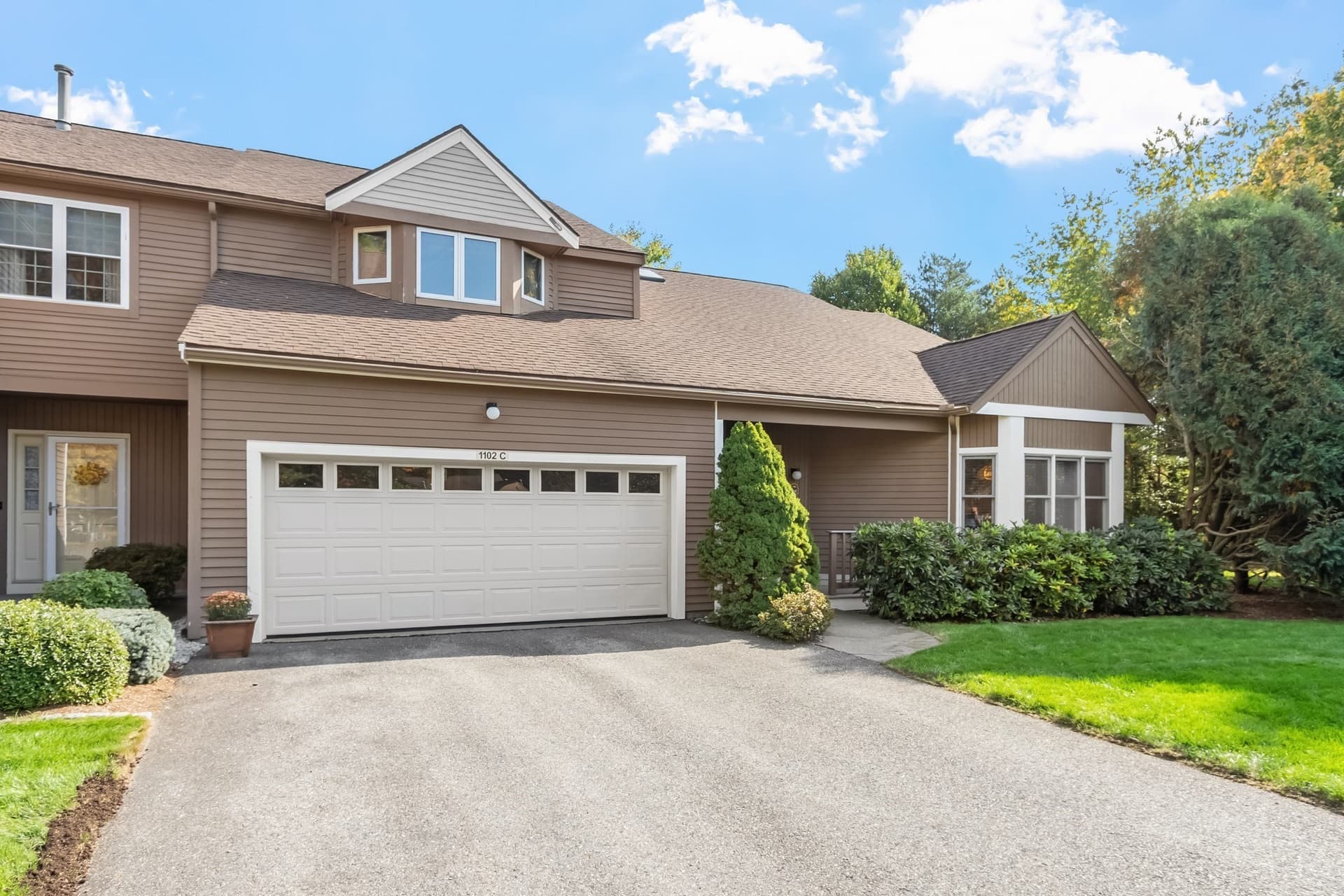 1102C Ridgefield Cir # 1102C, Clinton MA 01510