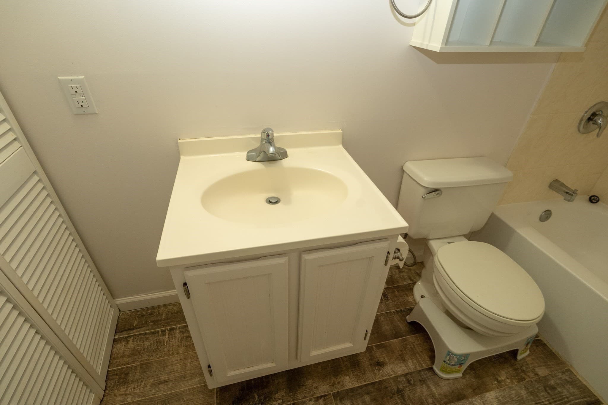 Condominium at 11 Thoreau Ct # 2, Natick MA 01760, Natick, photo 15 of 17