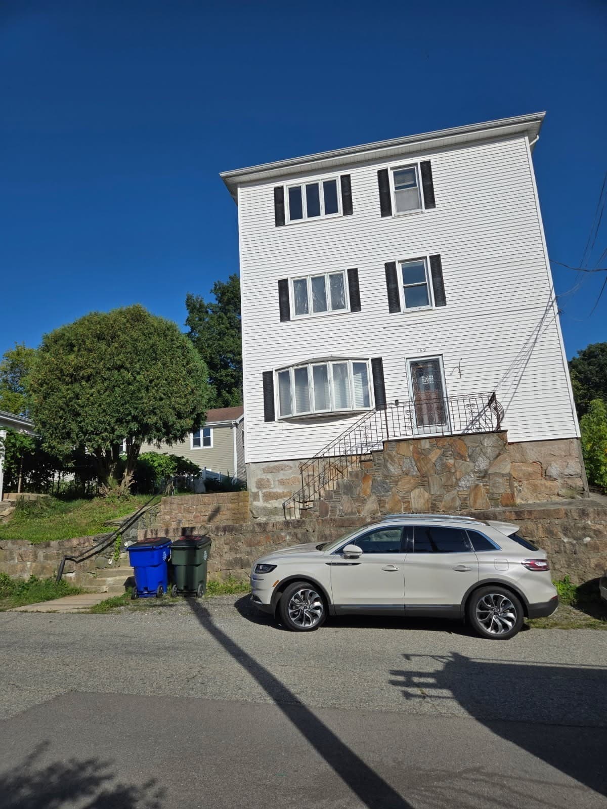 169 Chavenson St, Fall River MA 02723