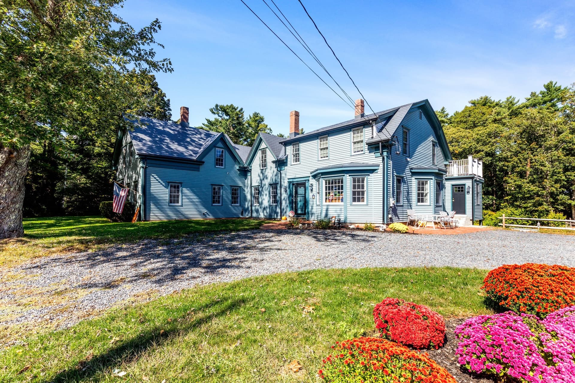 18 Lakeview St, Carver MA 02330