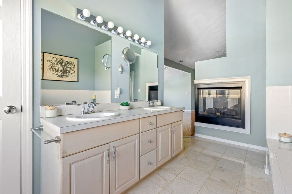 Condominium at 72 Cavendish Cir # 72, Salem MA 01970, Salem, photo 14 of 30
