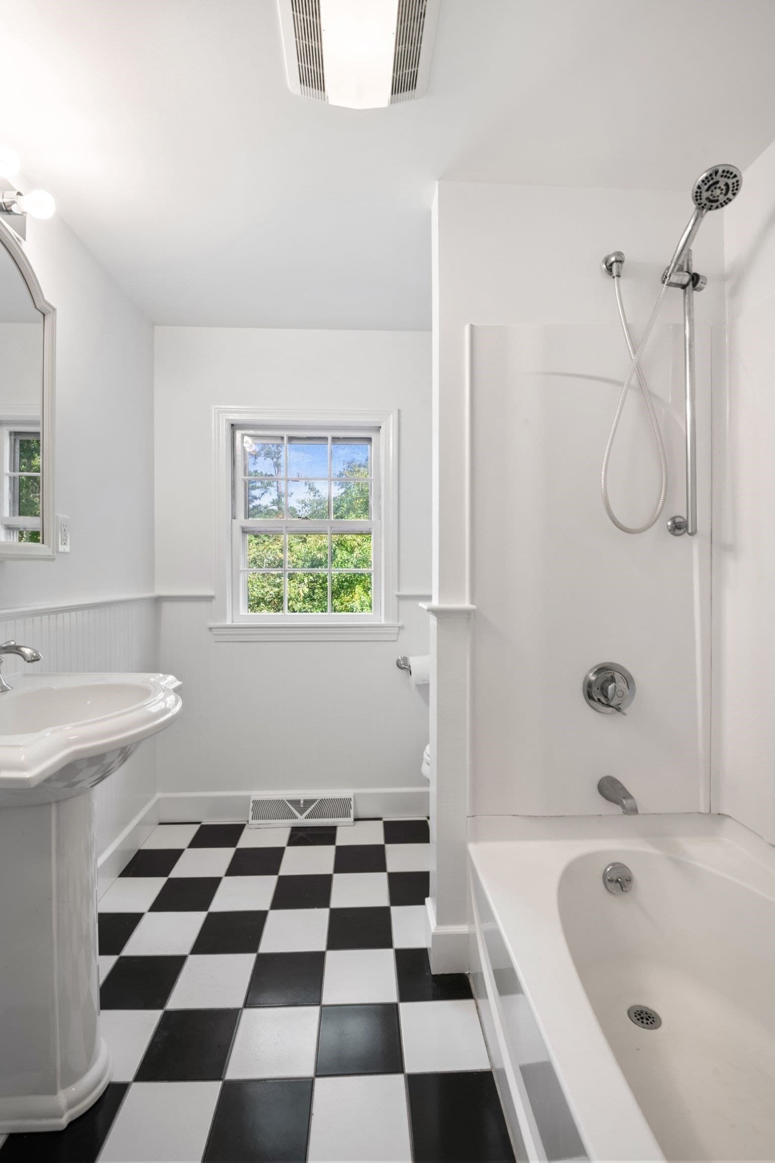 Single Family Residence at 22 Little Ln, Harwich MA 02645, Harwich, photo 17 of 32