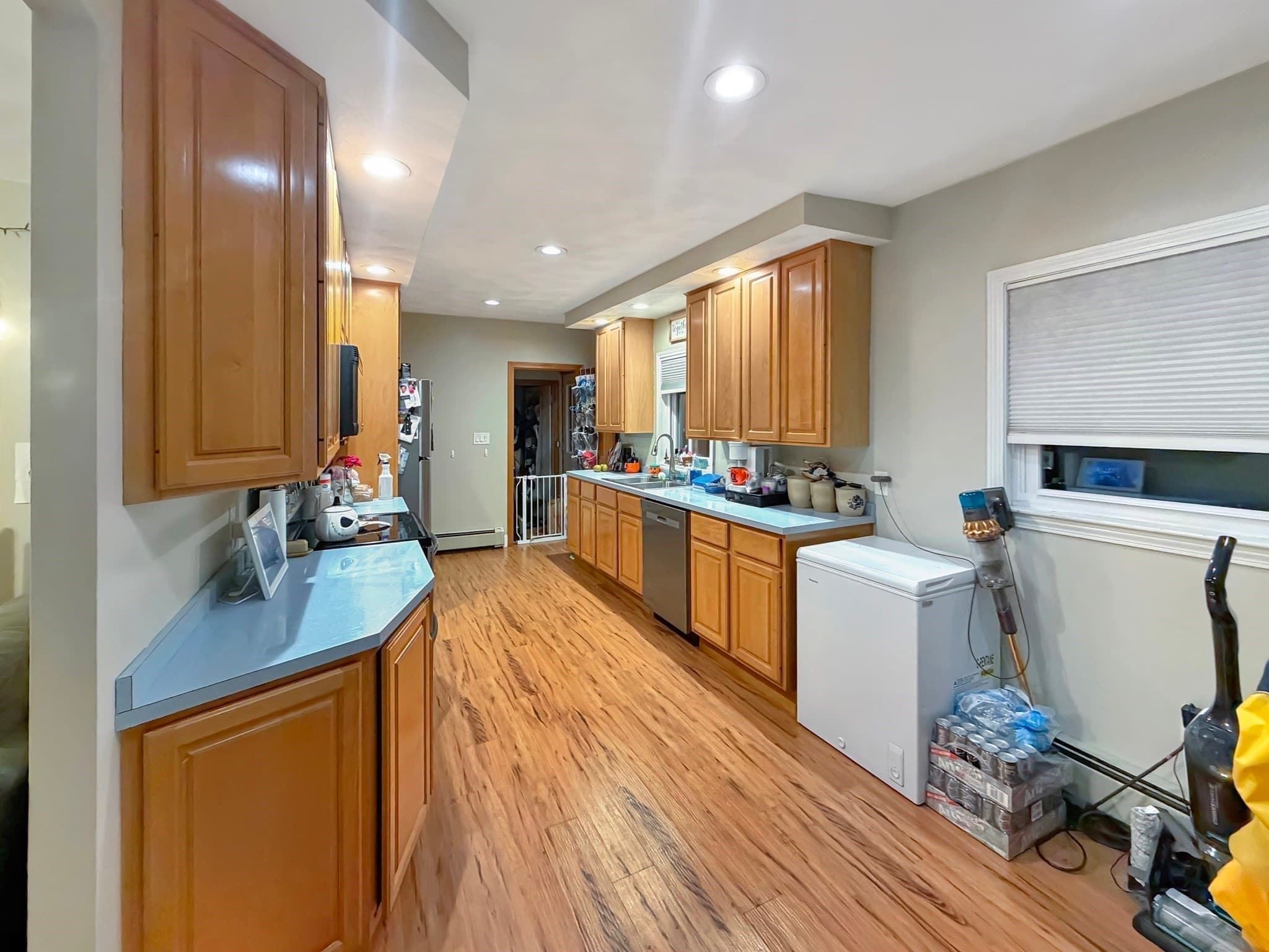 Single Family Residence at 40 Vestal St, Fall River MA 02720, Fall River, photo 6 of 21