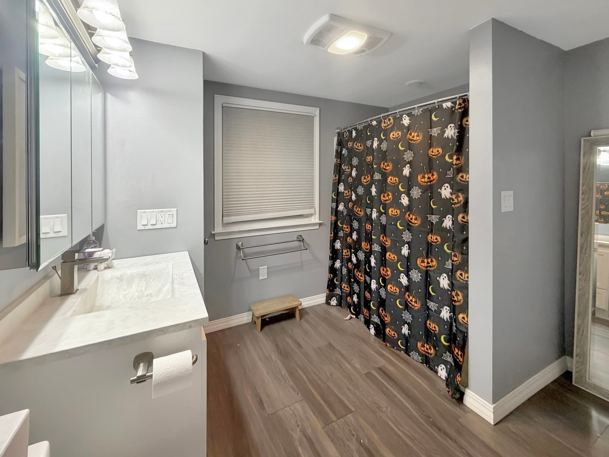 Single Family Residence at 40 Vestal St, Fall River MA 02720, Fall River, photo 15 of 21