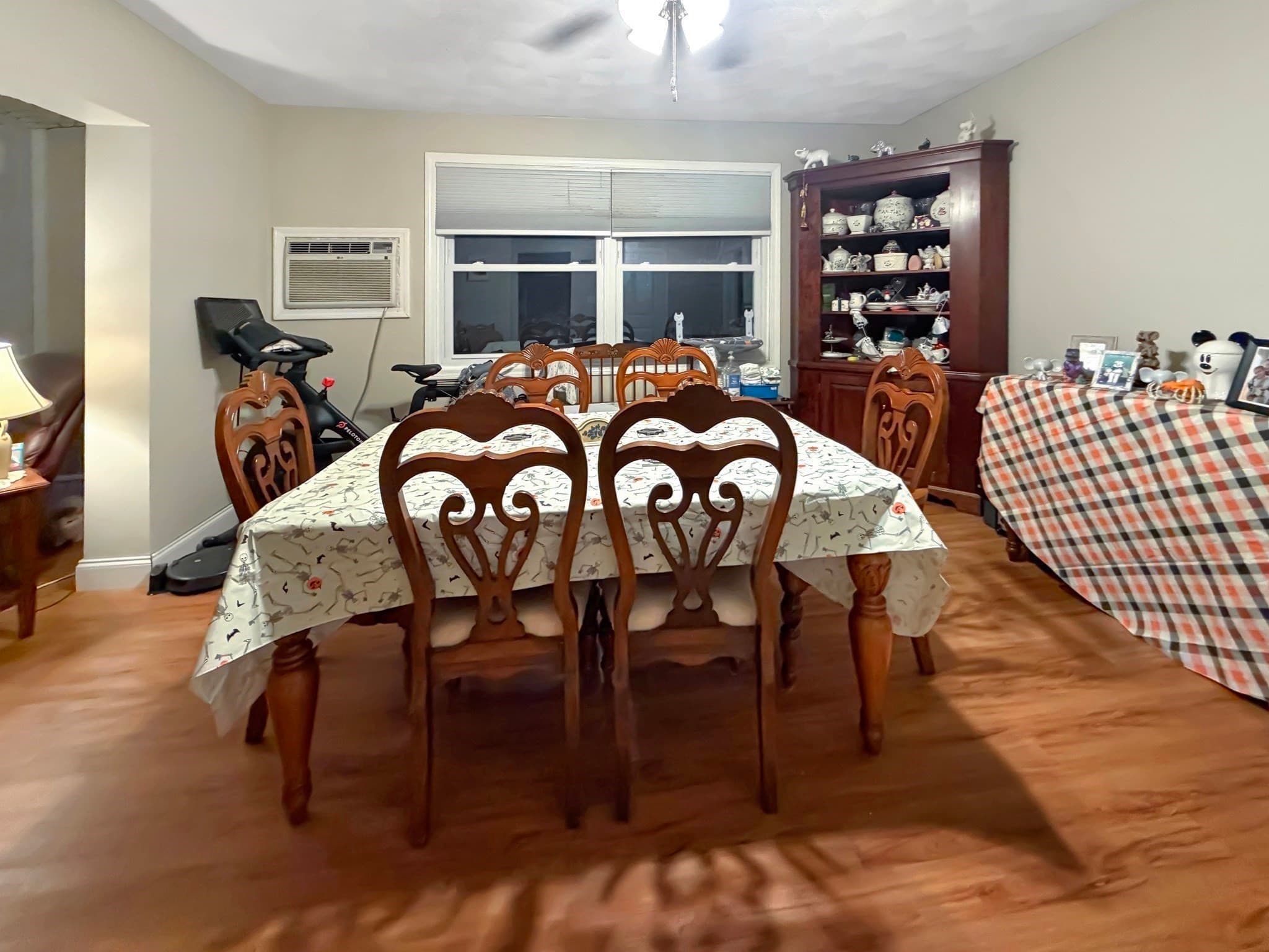 Single Family Residence at 40 Vestal St, Fall River MA 02720, Fall River, photo 8 of 21