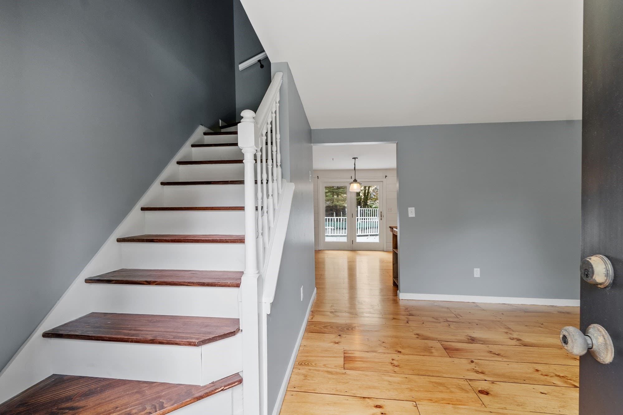 Single Family Residence at 104 Sawyer St, Gardner MA 01440, Gardner, photo 2 of 41