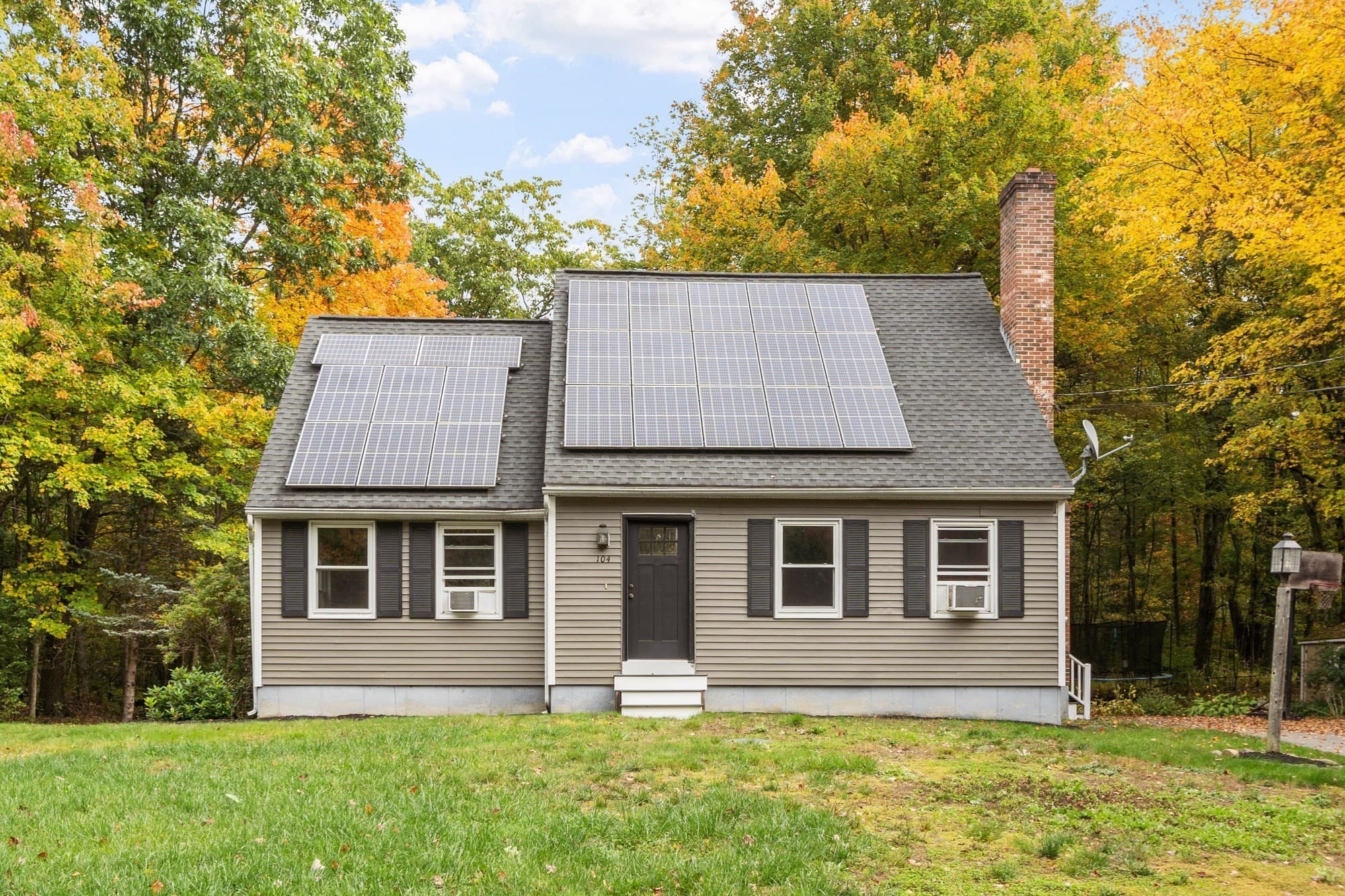 104 Sawyer St, Gardner MA 01440
