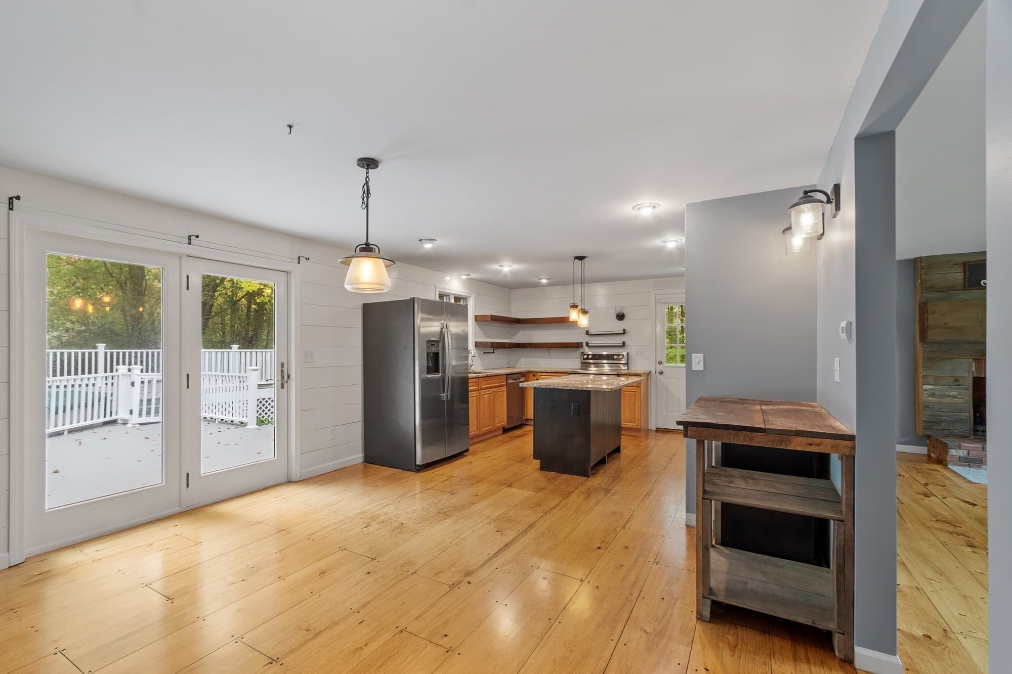 Single Family Residence at 104 Sawyer St, Gardner MA 01440, Gardner, photo 10 of 41