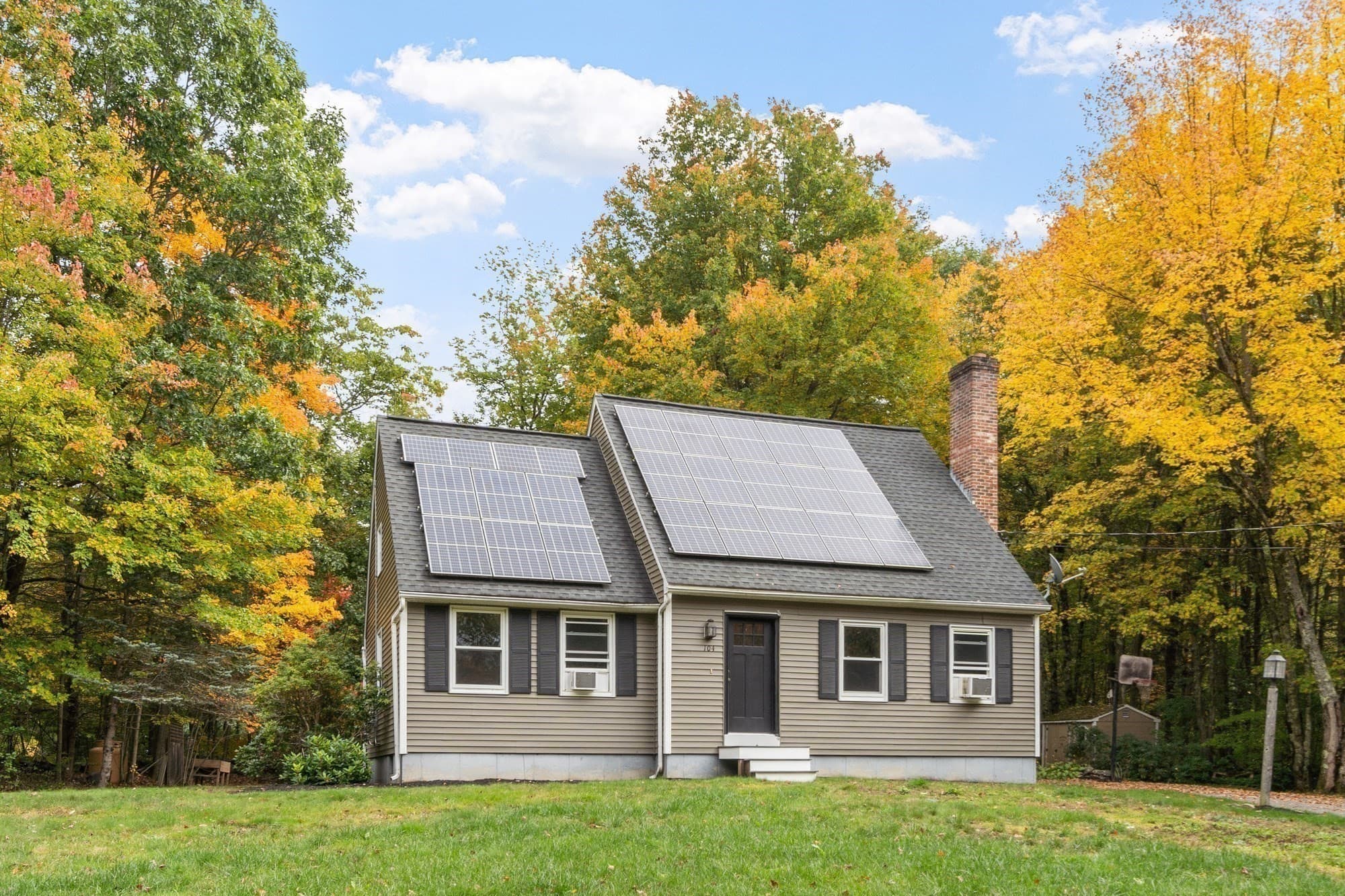 Single Family Residence at 104 Sawyer St, Gardner MA 01440, Gardner, photo 39 of 41