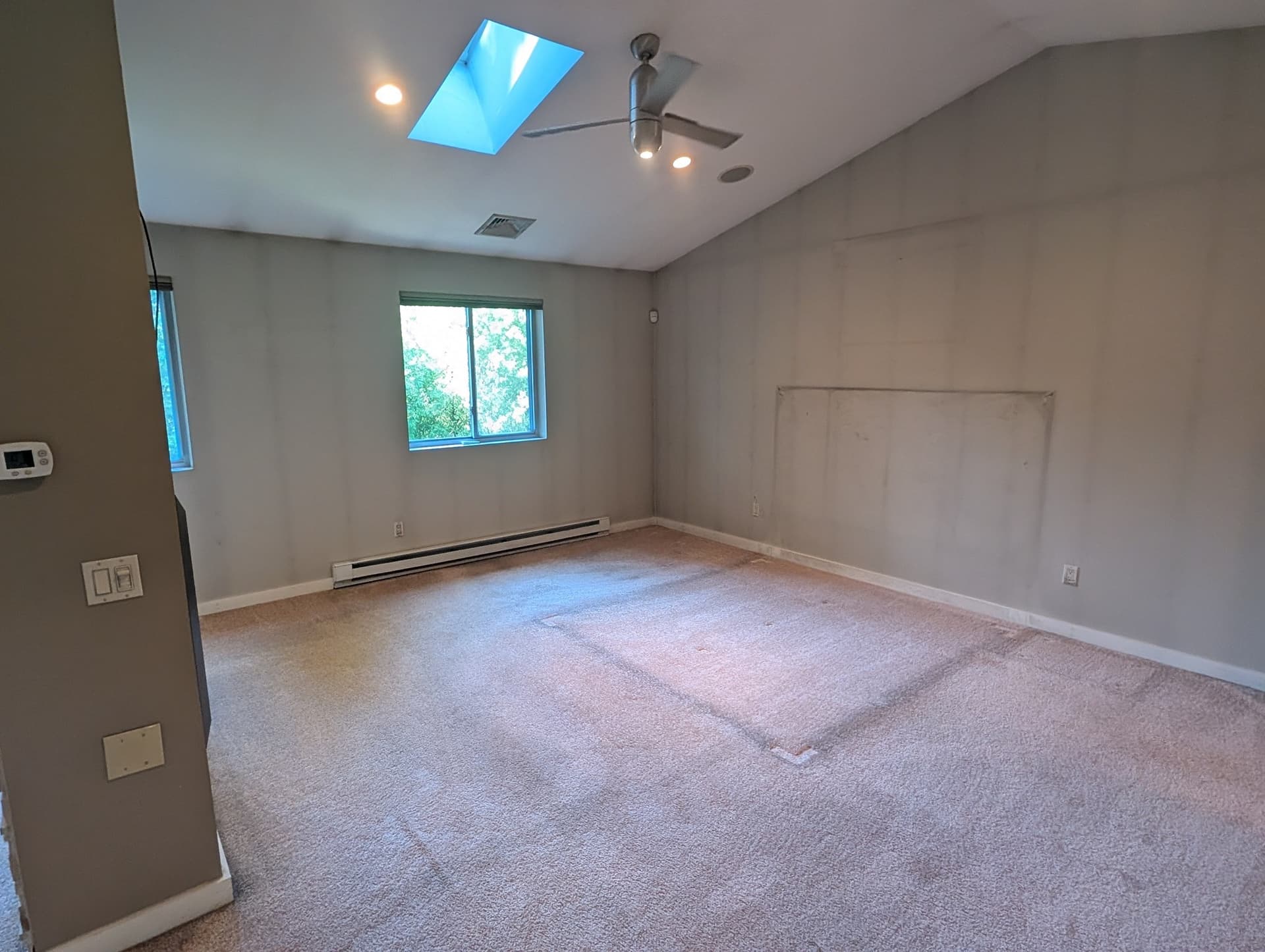 Single Family Residence at 192 Ambrose St, Springfield MA 01109, photo 13 of 15