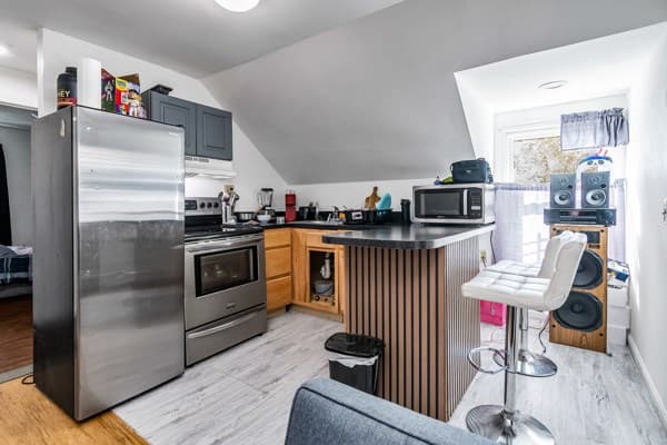 3 Family at 4 Avon Place, Haverhill MA 01832, Haverhill, photo 6 of 26