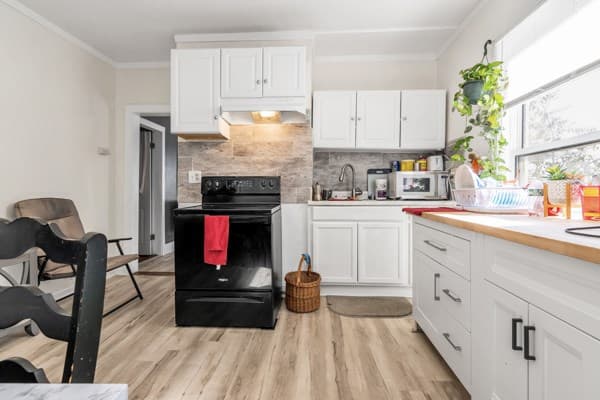 3 Family at 4 Avon Place, Haverhill MA 01832, Haverhill, photo 9 of 26