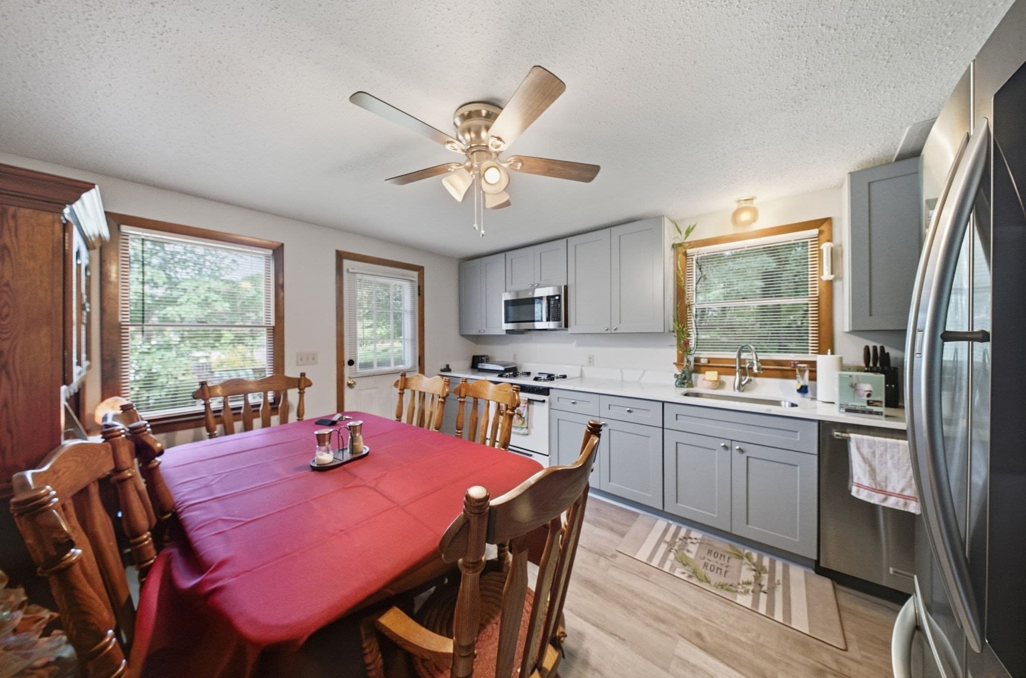 Duplex at 19-21 Moore Ave, Franklin MA 02038, Franklin, photo 4 of 33