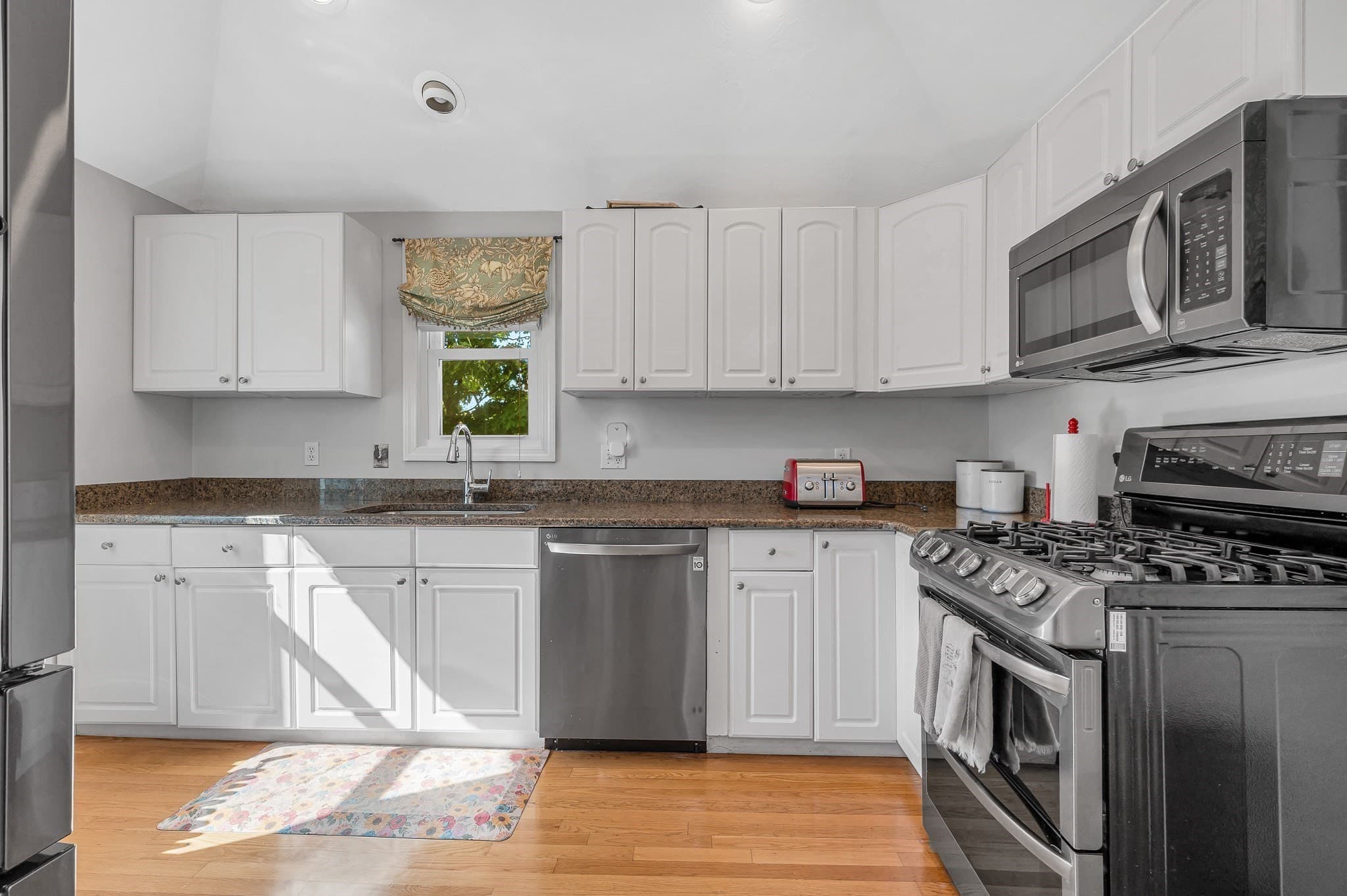 Single Family Residence at 37 Dudley St, North Andover MA 01845, North Andover, photo 3 of 40