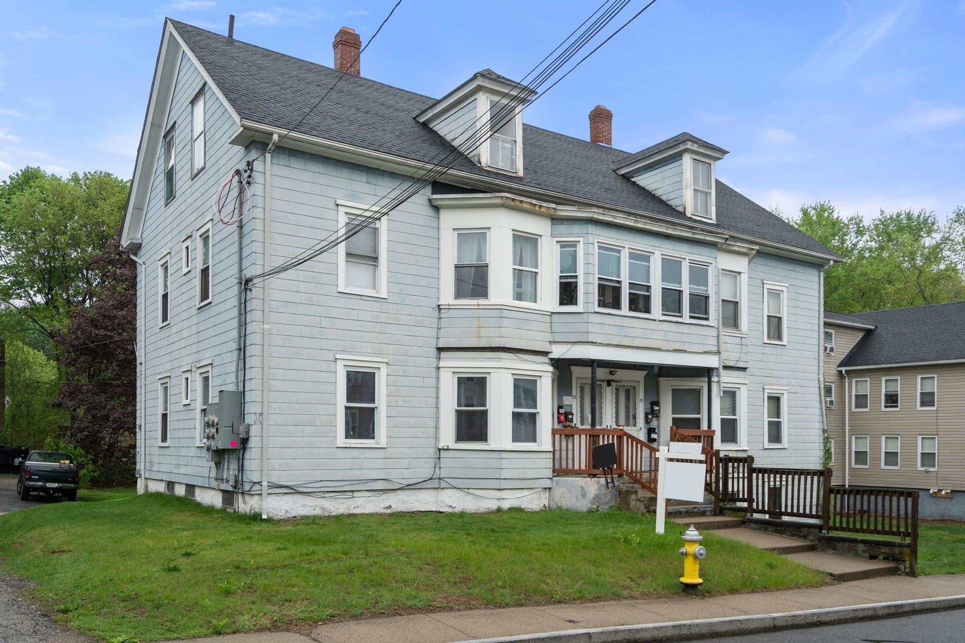 11-15 5th Ave, Webster MA 01570