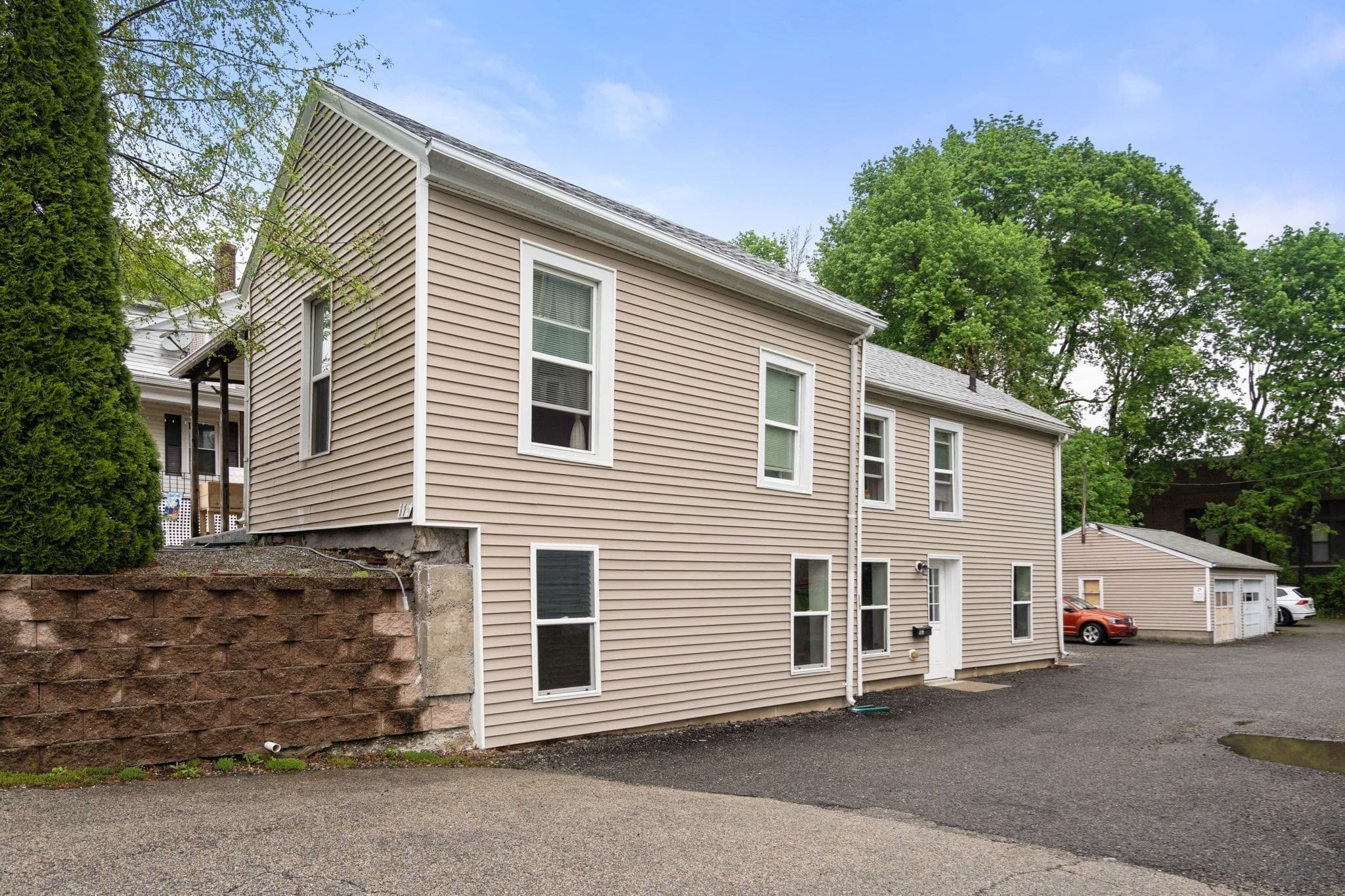 5-9 Family at 11-15 5th Ave, Webster MA 01570, Webster, photo 4 of 42