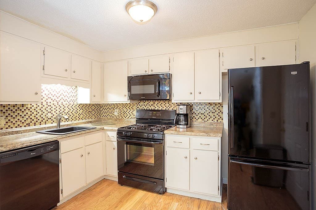 Condominium at 305 Pine St # 6, Lowell MA 01851, Lowell, photo 2 of 19