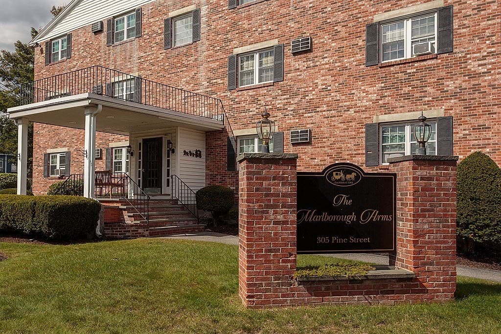 305 Pine St # 6, Lowell MA 01851