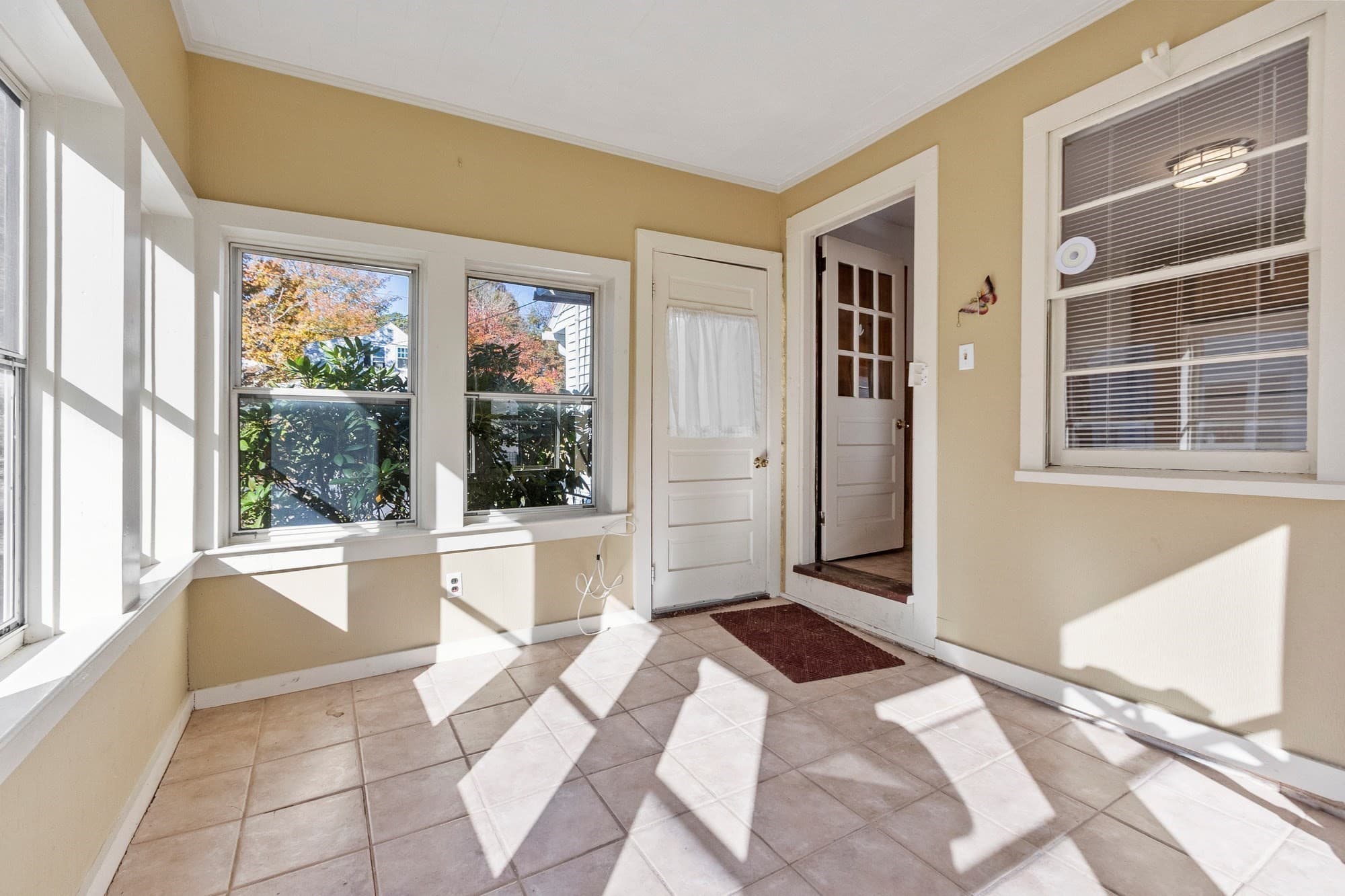 Single Family Residence at 29 Elizabeth St, Gardner MA 01440, Gardner, photo 2 of 26