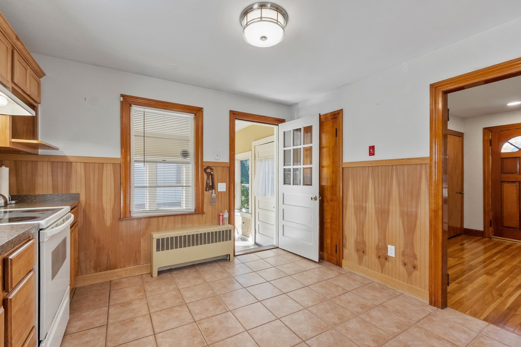 Single Family Residence at 29 Elizabeth St, Gardner MA 01440, Gardner, photo 7 of 26