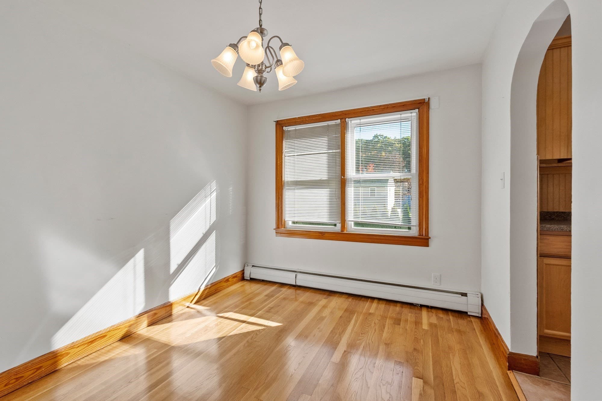 Single Family Residence at 29 Elizabeth St, Gardner MA 01440, Gardner, photo 9 of 26