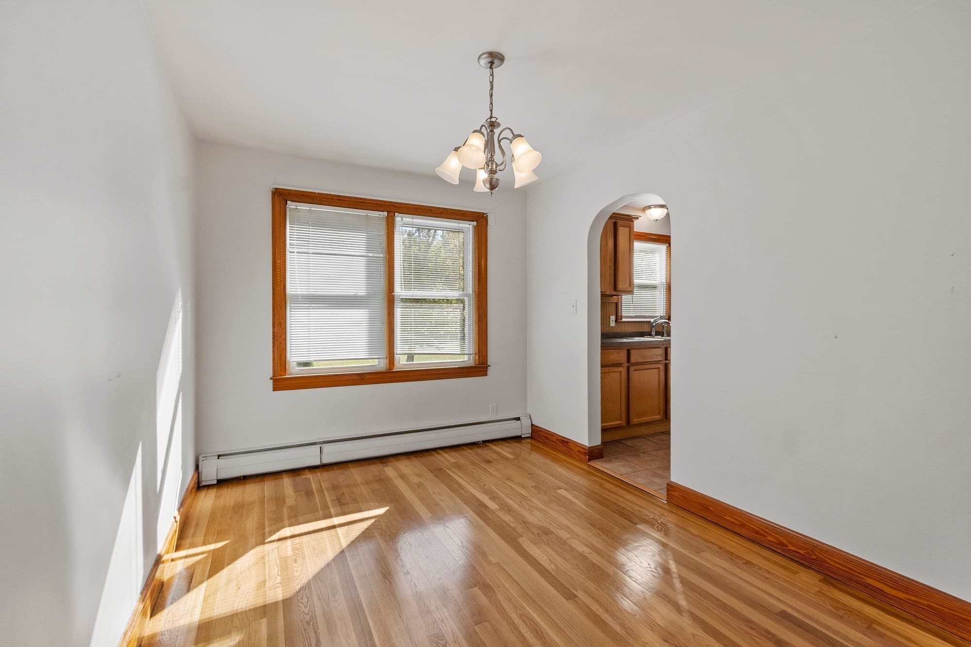 Single Family Residence at 29 Elizabeth St, Gardner MA 01440, Gardner, photo 10 of 26