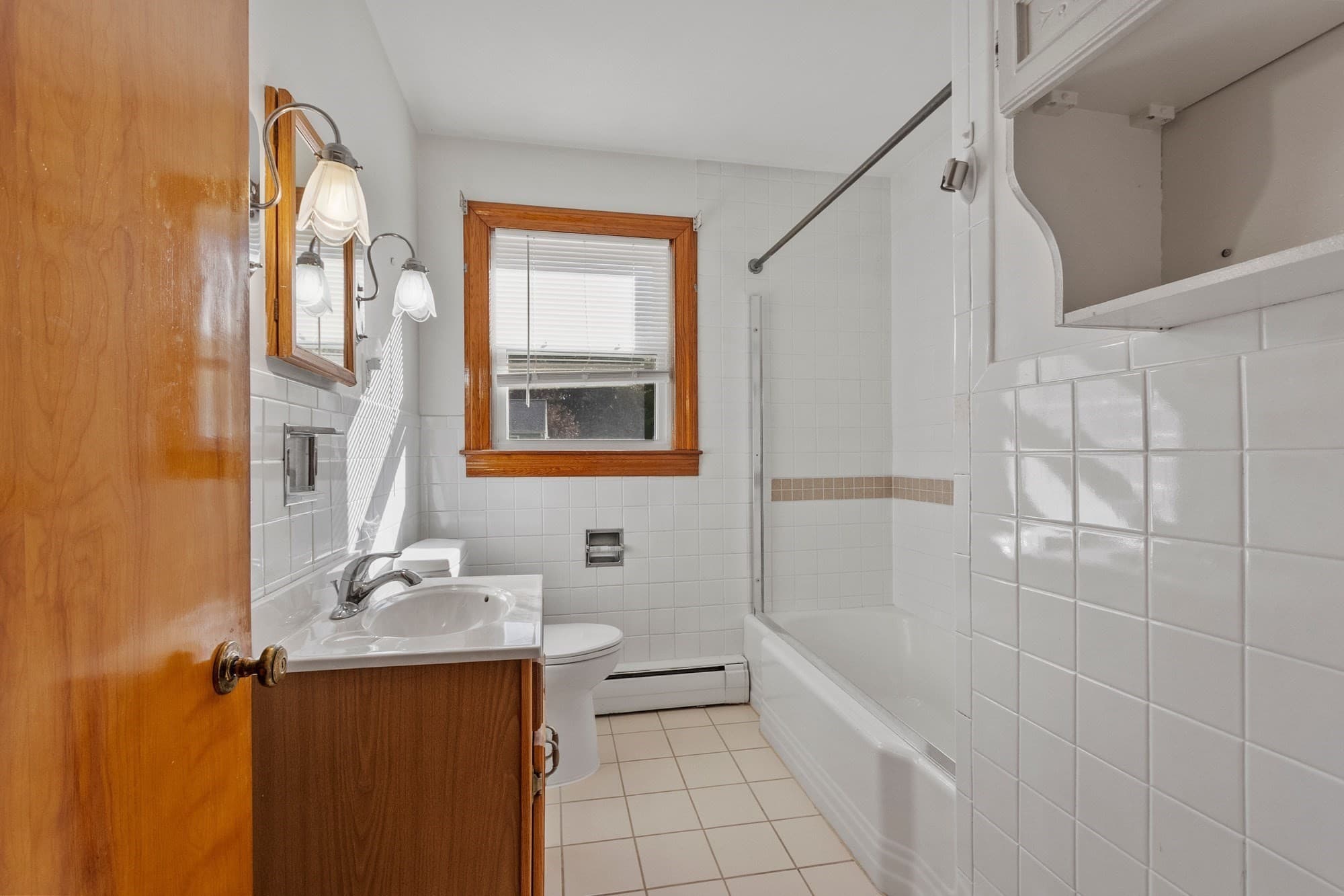 Single Family Residence at 29 Elizabeth St, Gardner MA 01440, Gardner, photo 11 of 26