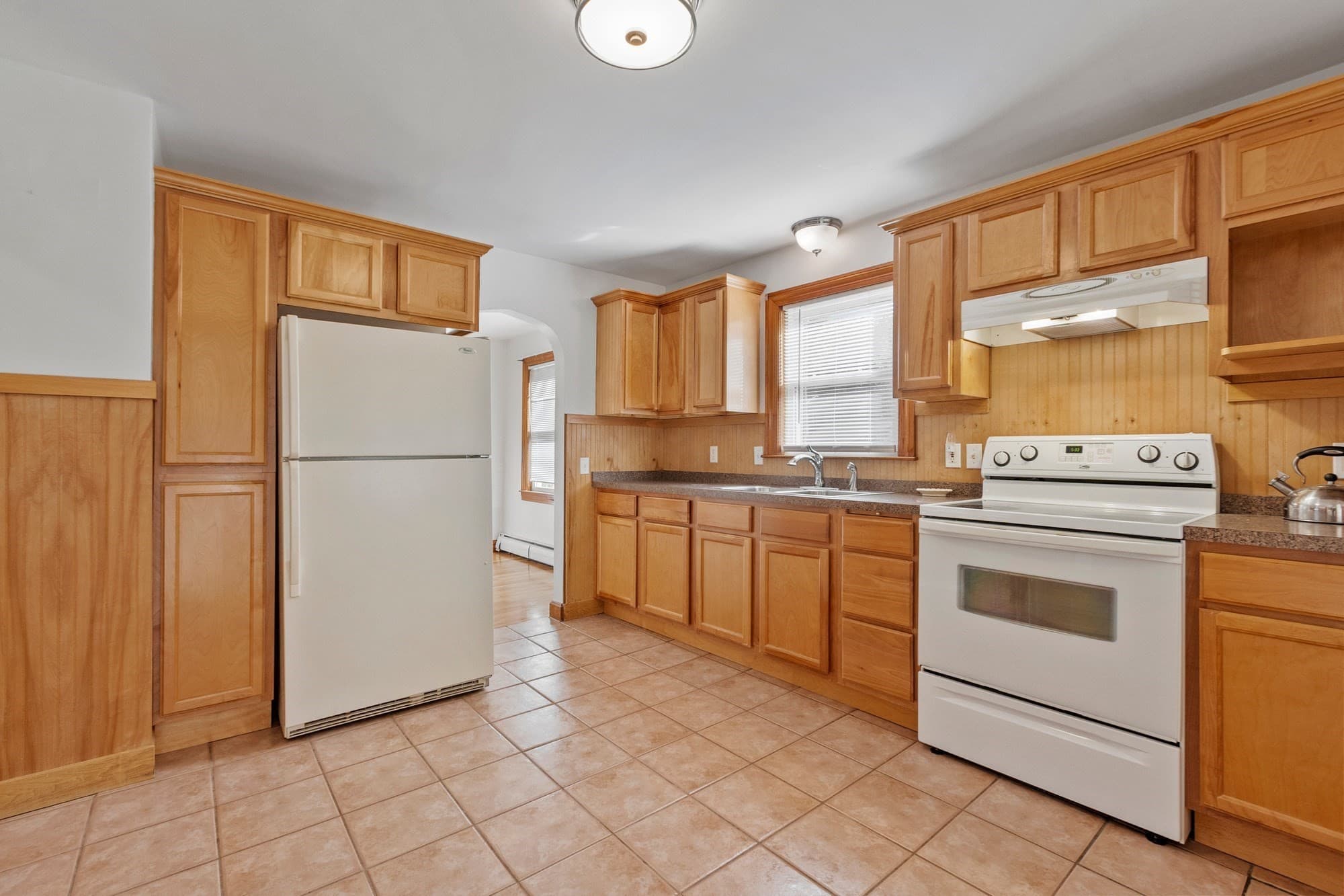 Single Family Residence at 29 Elizabeth St, Gardner MA 01440, Gardner, photo 4 of 26