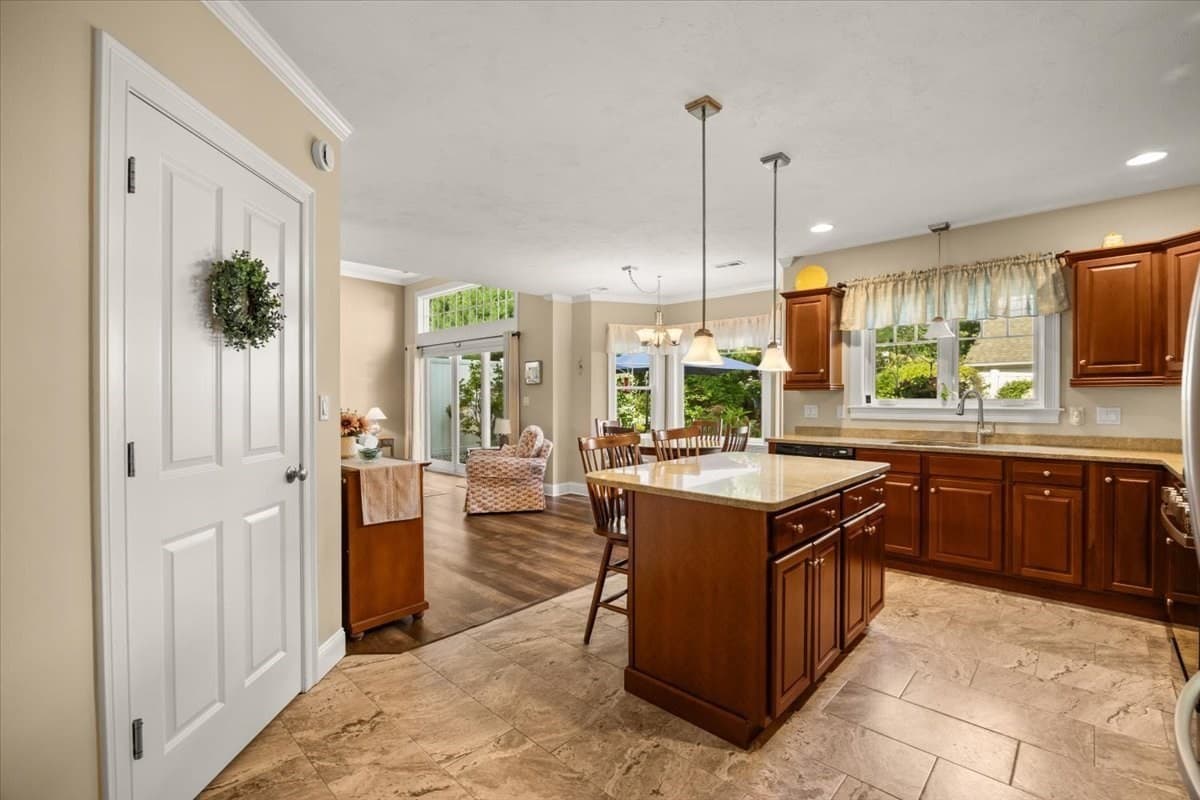 Condominium at 1 Crows Nest Ln # 1, Marshfield MA 02050, Marshfield, photo 5 of 42