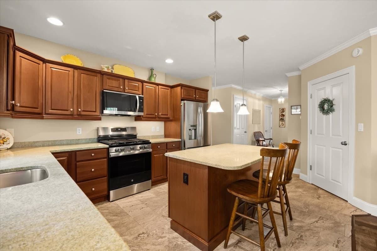 Condominium at 1 Crows Nest Ln # 1, Marshfield MA 02050, Marshfield, photo 8 of 42
