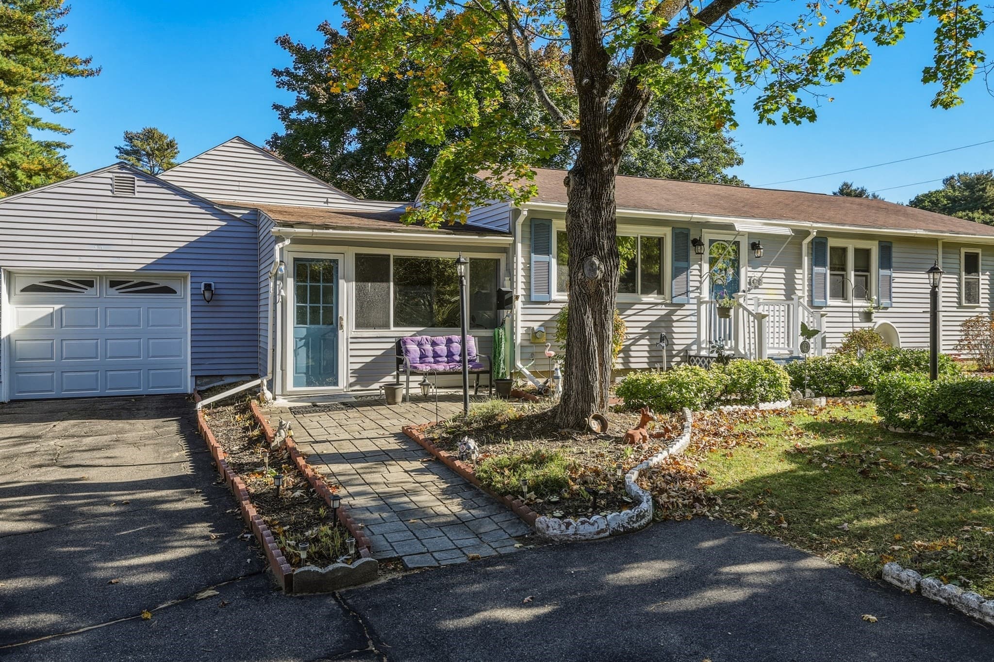 91 Batchelor St, Granby MA 01033