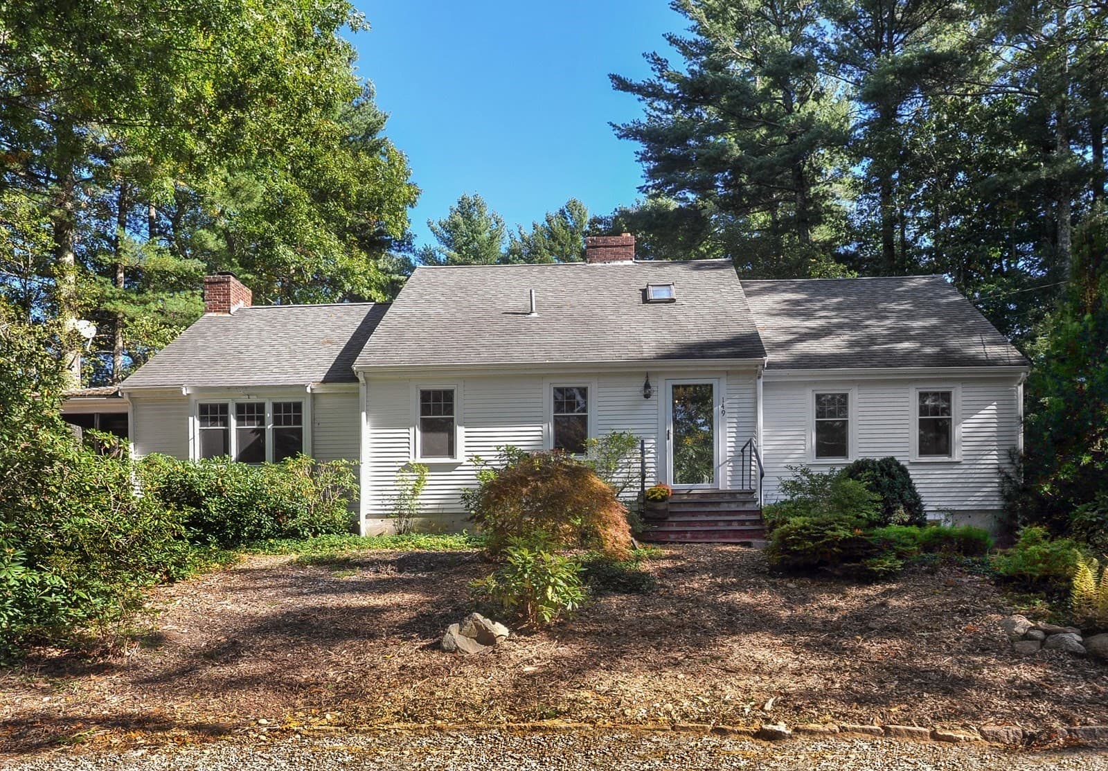Single Family Residence at 149 Temple St, Duxbury MA 02332, Duxbury, photo 2 of 37