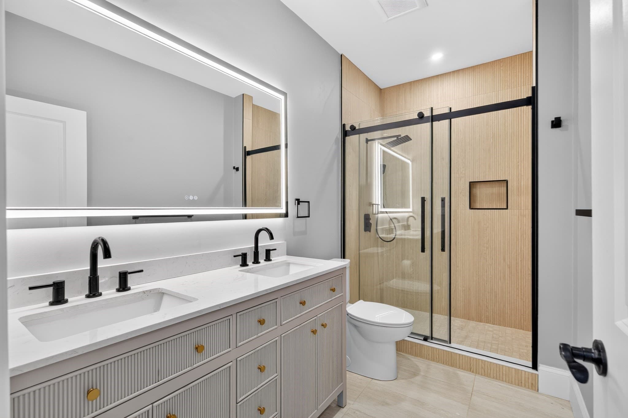Condominium at 152 Washington St # 1, Boston MA 02135, Boston, photo 6 of 22