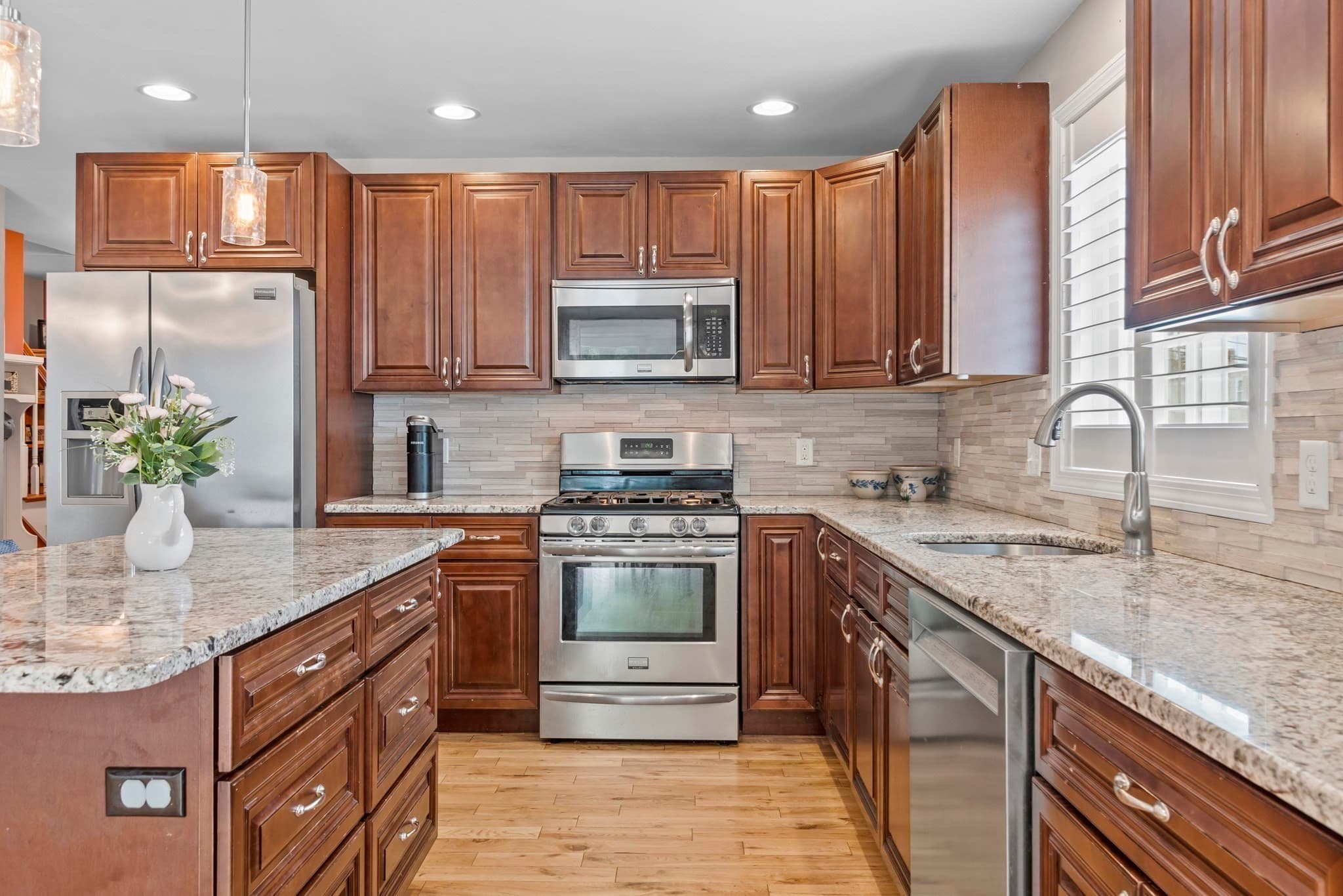 Condex at 494 Hilldale Avenue # 494, Haverhill MA 01832, Haverhill, photo 7 of 39