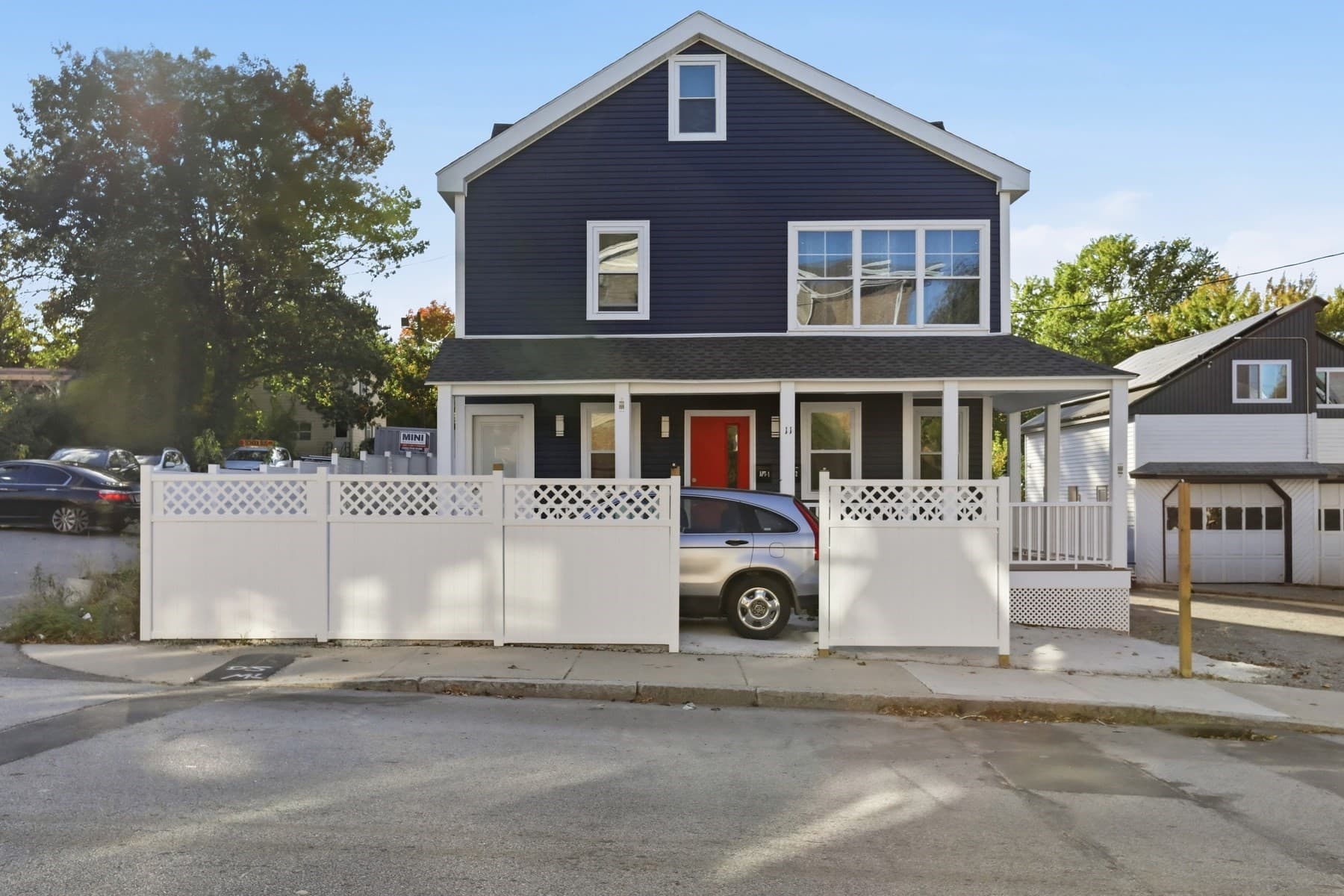 11 Beacon St, Lawrence MA 01843