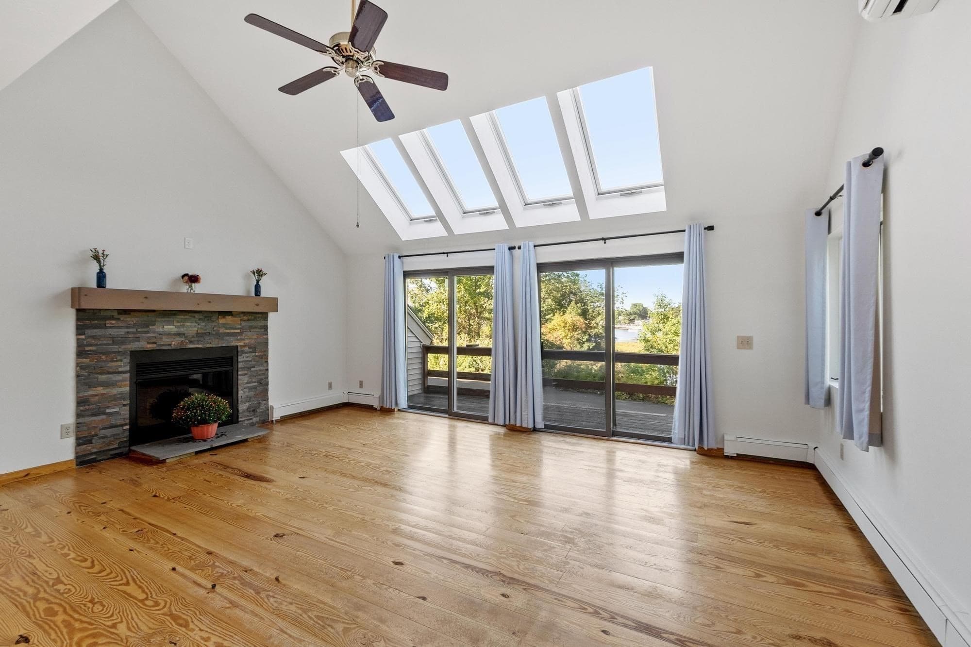 Single Family Residence at 7 Hutton St, Danvers MA 01923, Danvers, photo 8 of 42