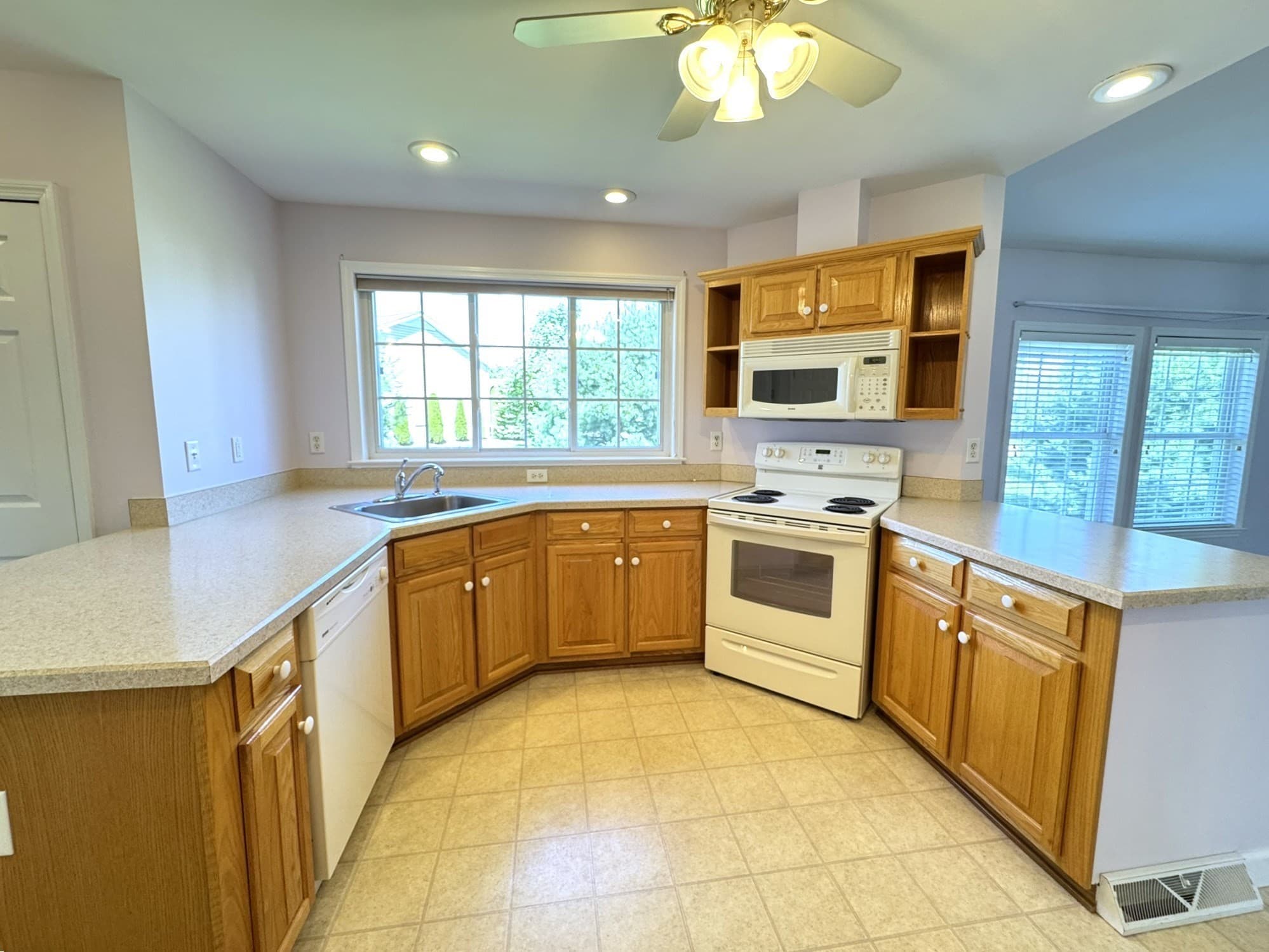 Single Family Residence at 22 Brookstone Drive, Bridgewater MA 02324, Bridgewater, photo 13 of 28