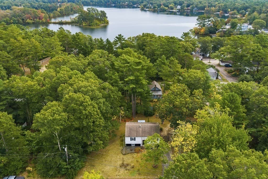 Single Family Residence at 95 Mayflower Ln, Wareham MA 02571, Wareham, photo 5 of 28