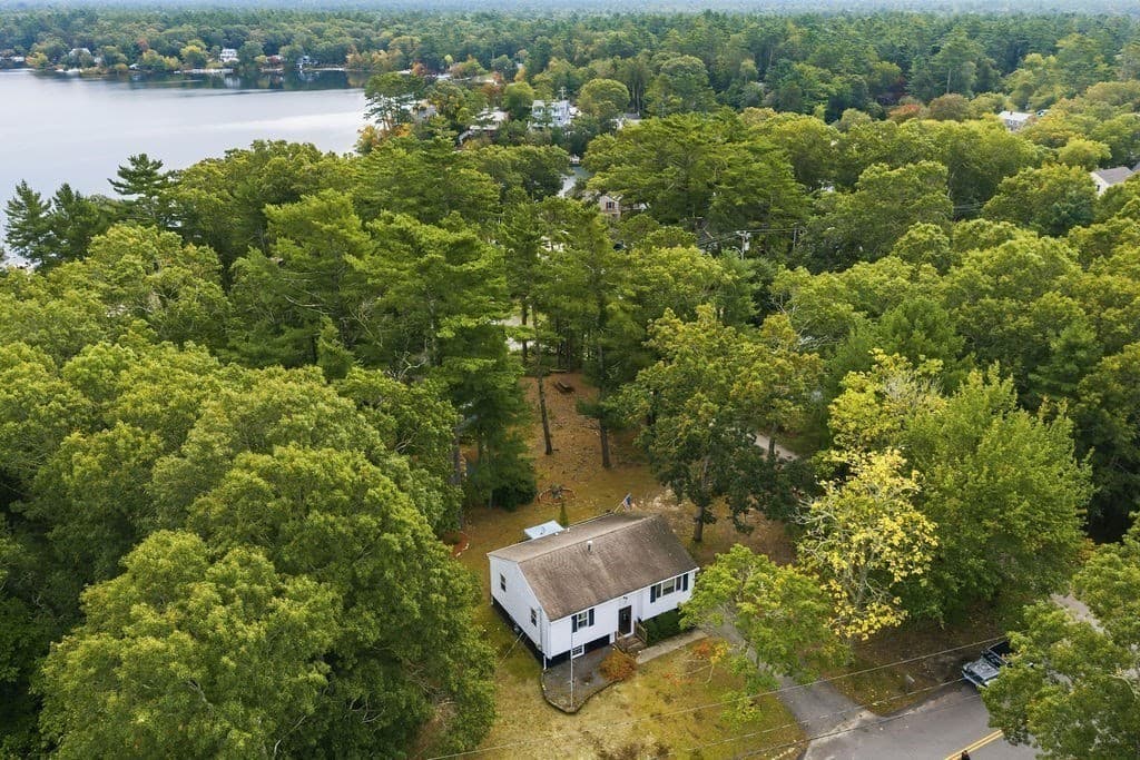 Single Family Residence at 95 Mayflower Ln, Wareham MA 02571, Wareham, photo 4 of 28