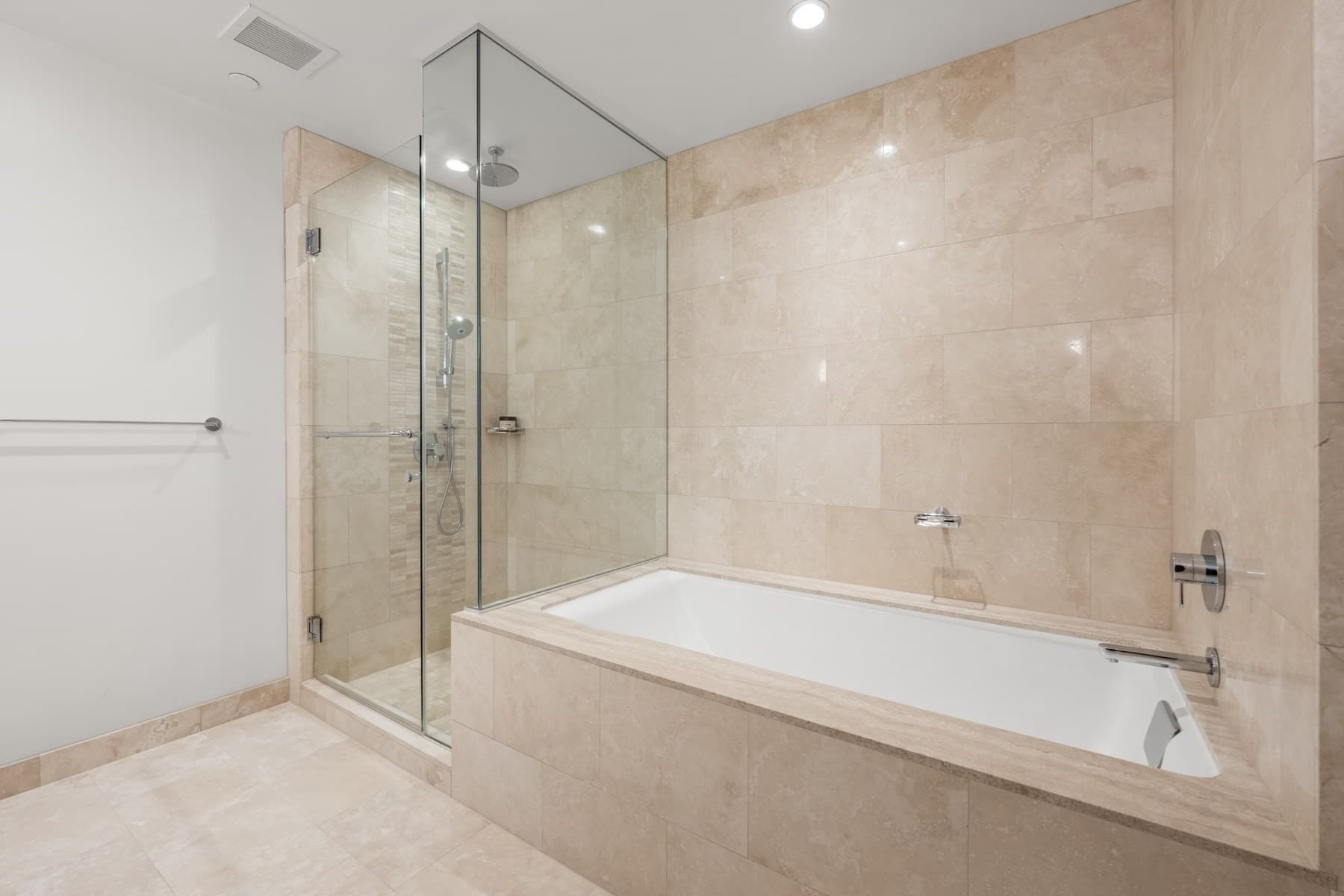Condominium at 1 Franklin St # 2404, Boston MA 02110, Boston, photo 21 of 37