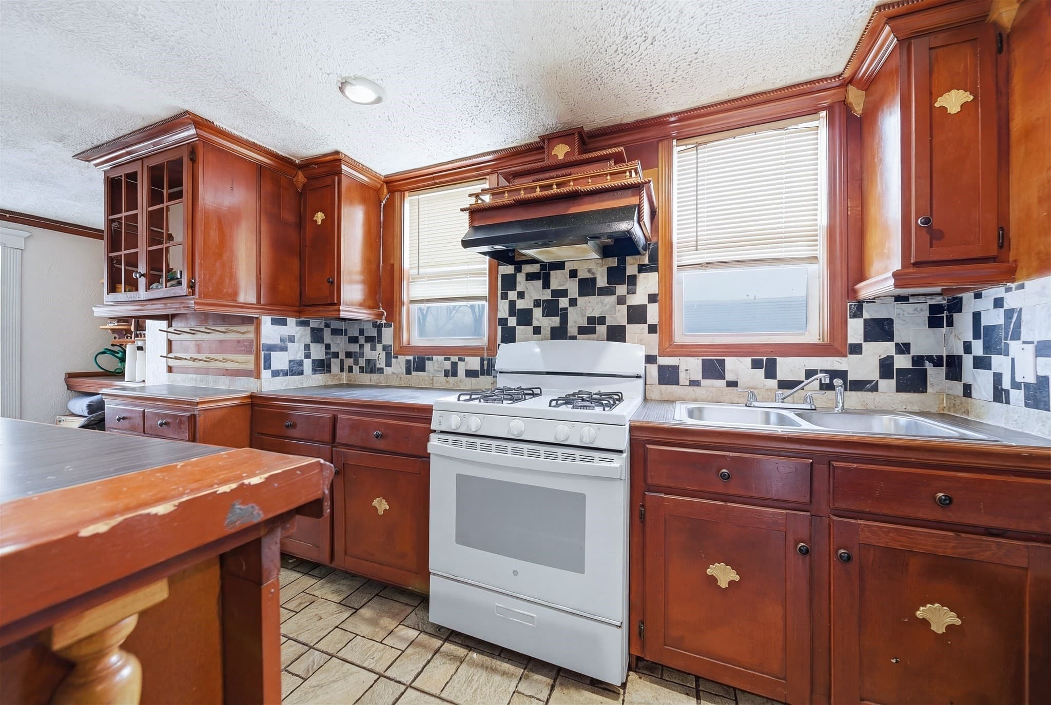 3 Family at 100 Nightingale, Boston MA 02124, Boston, photo 23 of 42