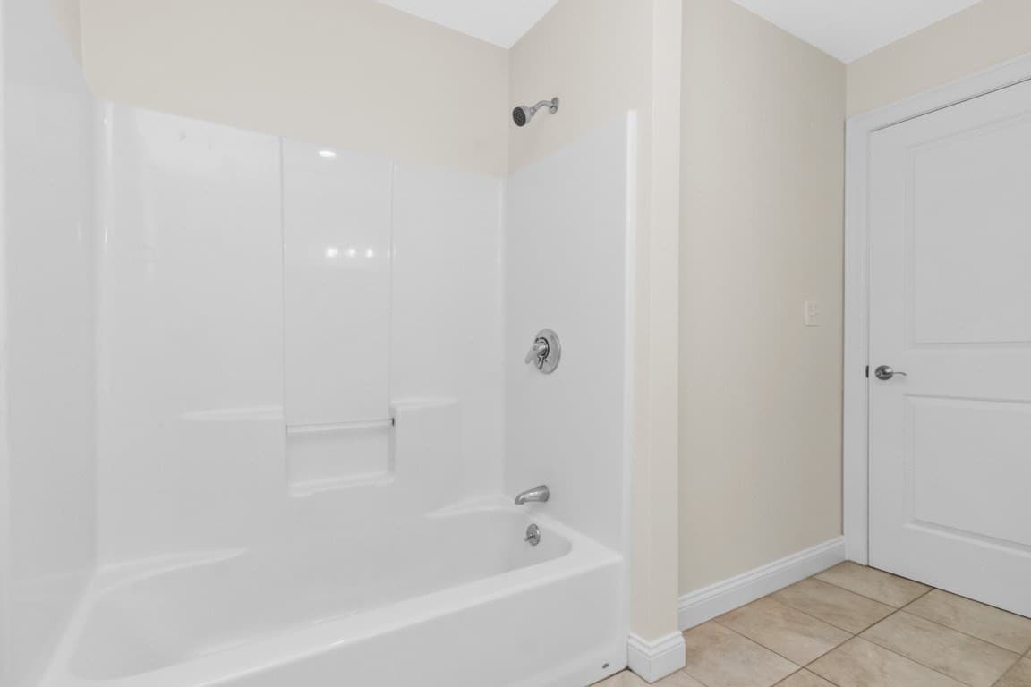 Condominium at 25 Hastings Ave # 3, Waltham MA 02453, Waltham, photo 23 of 32