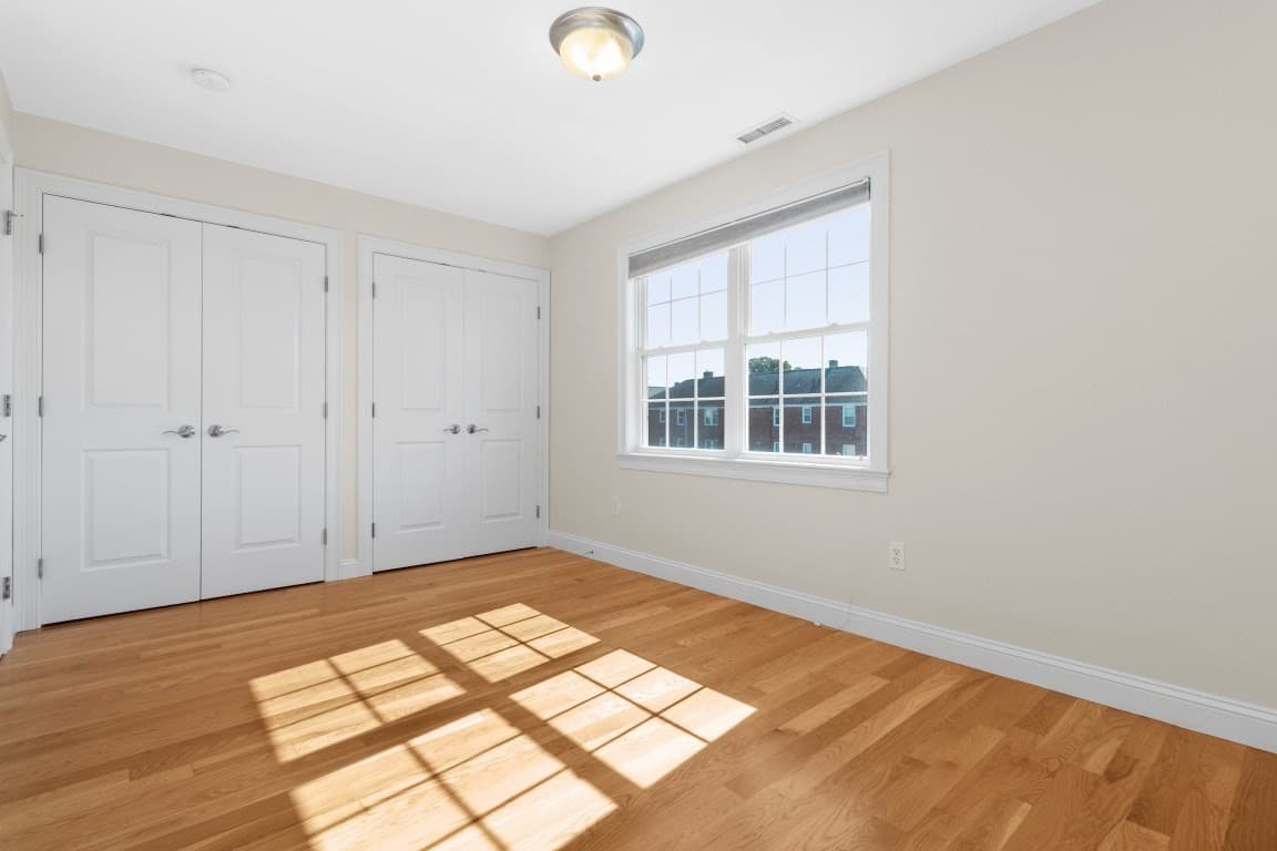 Condominium at 25 Hastings Ave # 3, Waltham MA 02453, Waltham, photo 13 of 32