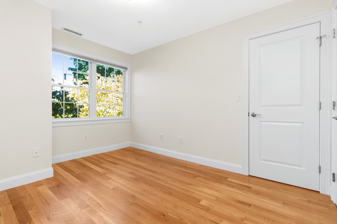 Condominium at 25 Hastings Ave # 3, Waltham MA 02453, Waltham, photo 17 of 32