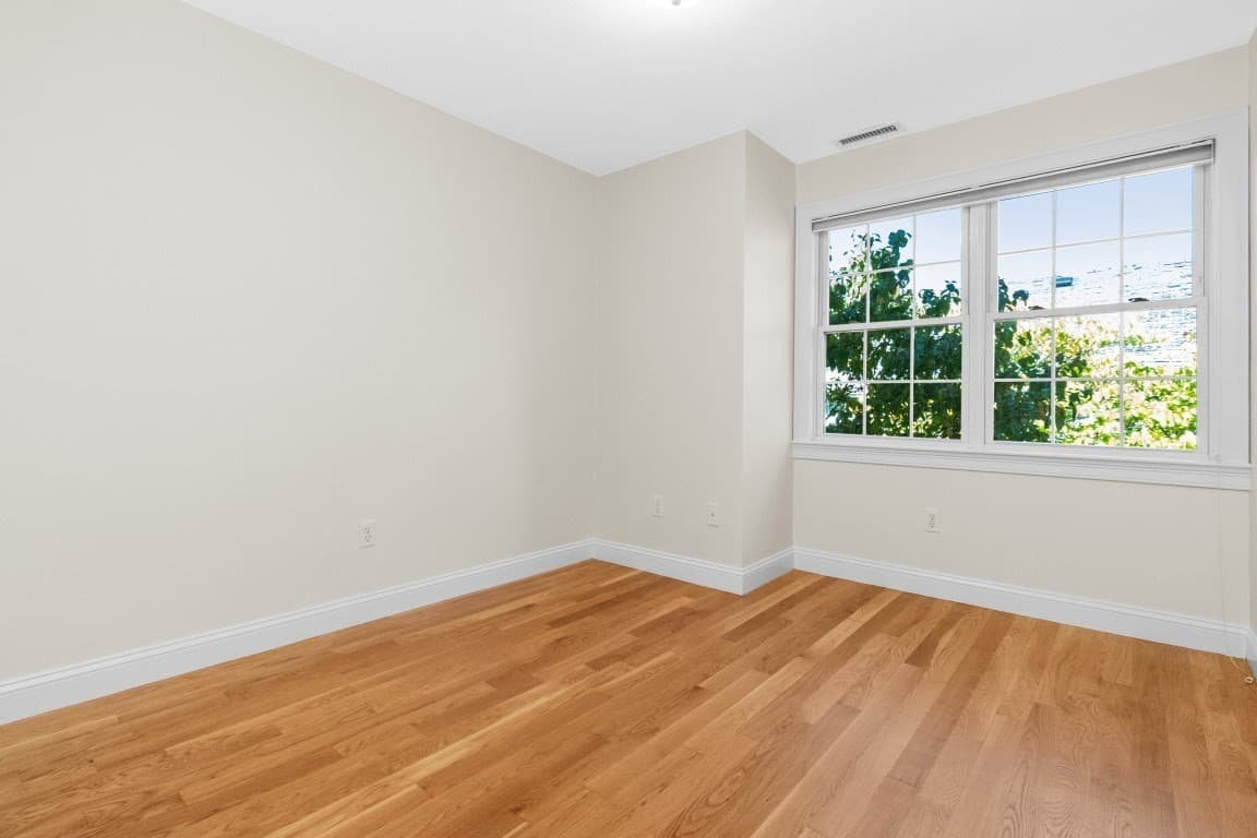 Condominium at 25 Hastings Ave # 3, Waltham MA 02453, Waltham, photo 15 of 32